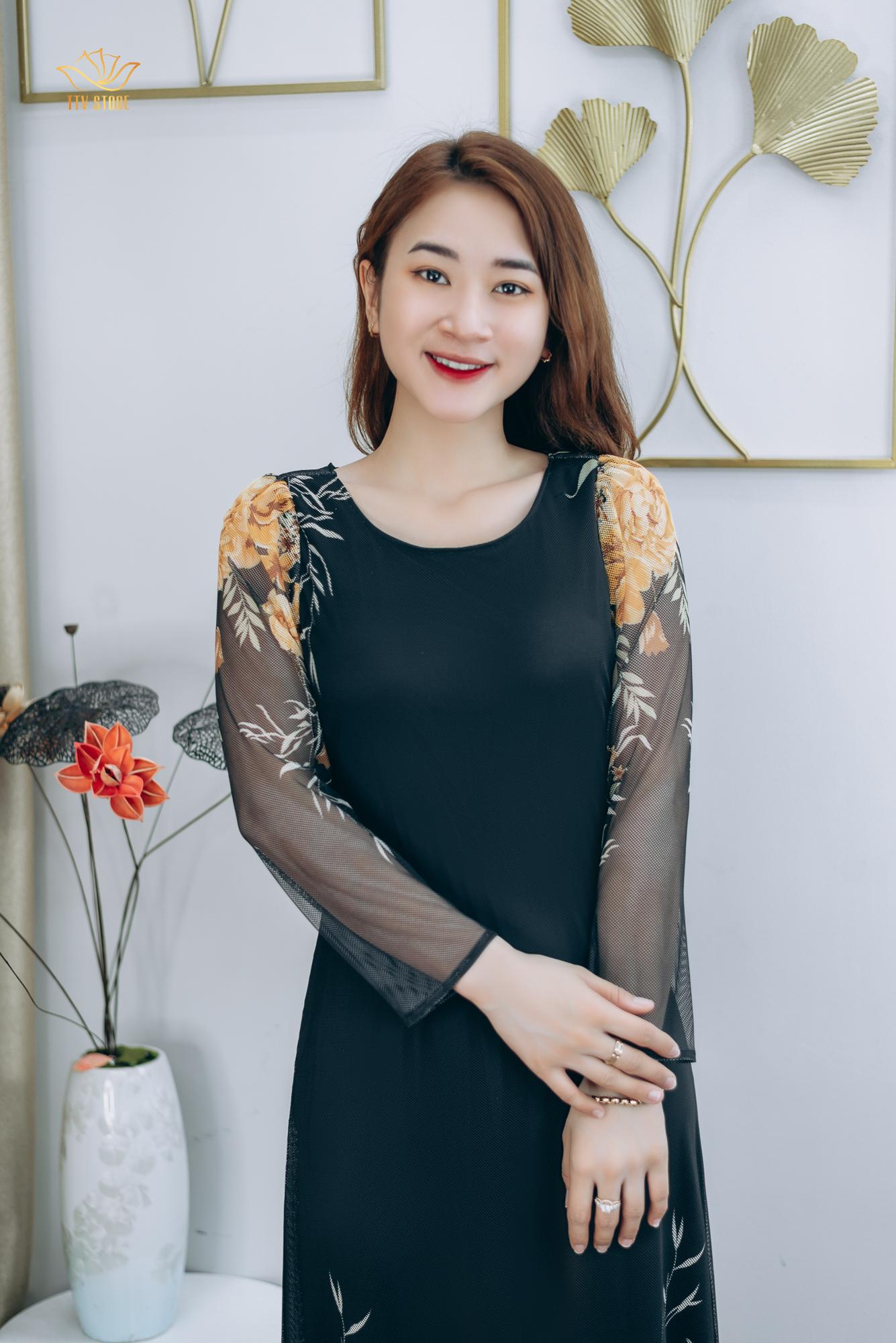 Dạ hội - Cổ tròn tay dài - CT - Đen hoa vàng - TTV1269