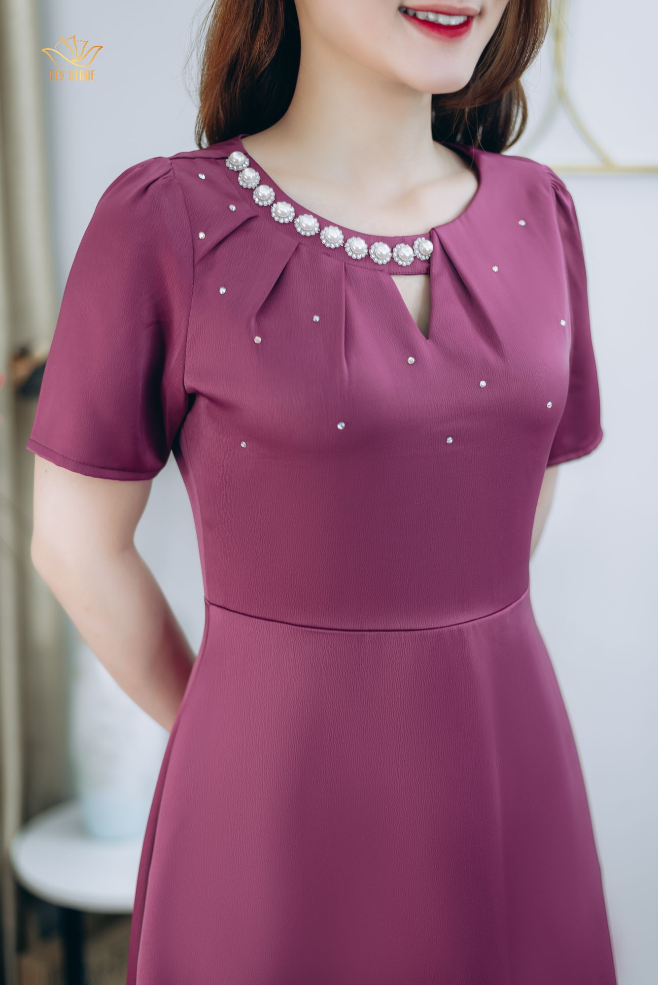 Đầm xòe - Cổ tròn khoét V kết ngọc - CV - Hồng ruốc - TTV1270
