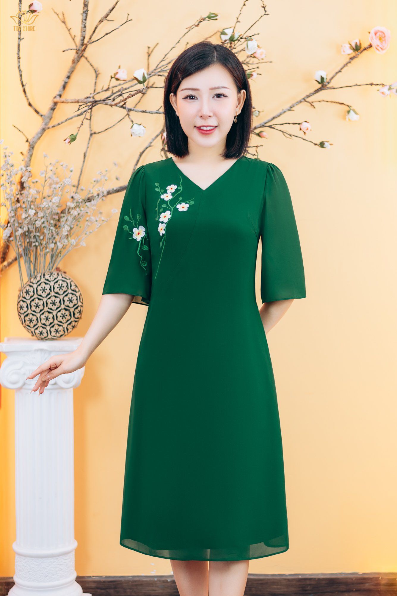 Đầm suông - Cổ tim thêu hoa tay lỡ - CT - Xanh lá - TTV1861