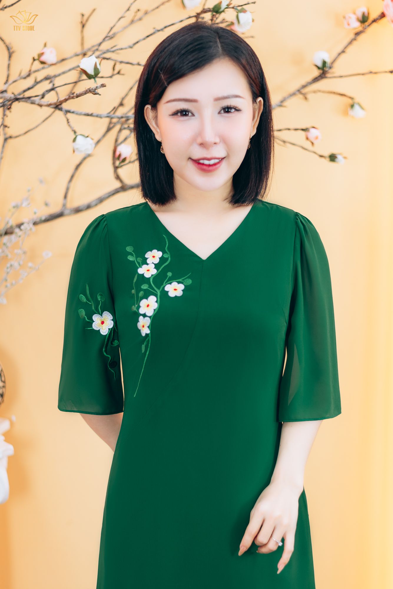 Đầm suông - Cổ tim thêu hoa tay lỡ - CT - Xanh lá - TTV1861