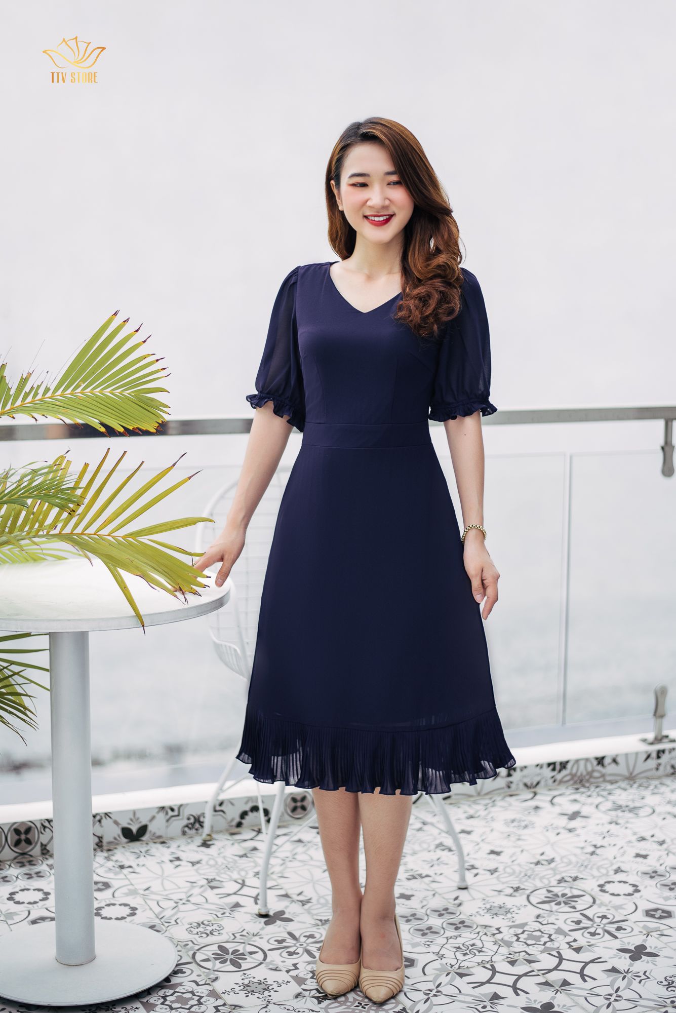 MONO  Chiếc váy Linen xanh tím than sáng màu phù hợp với  Facebook