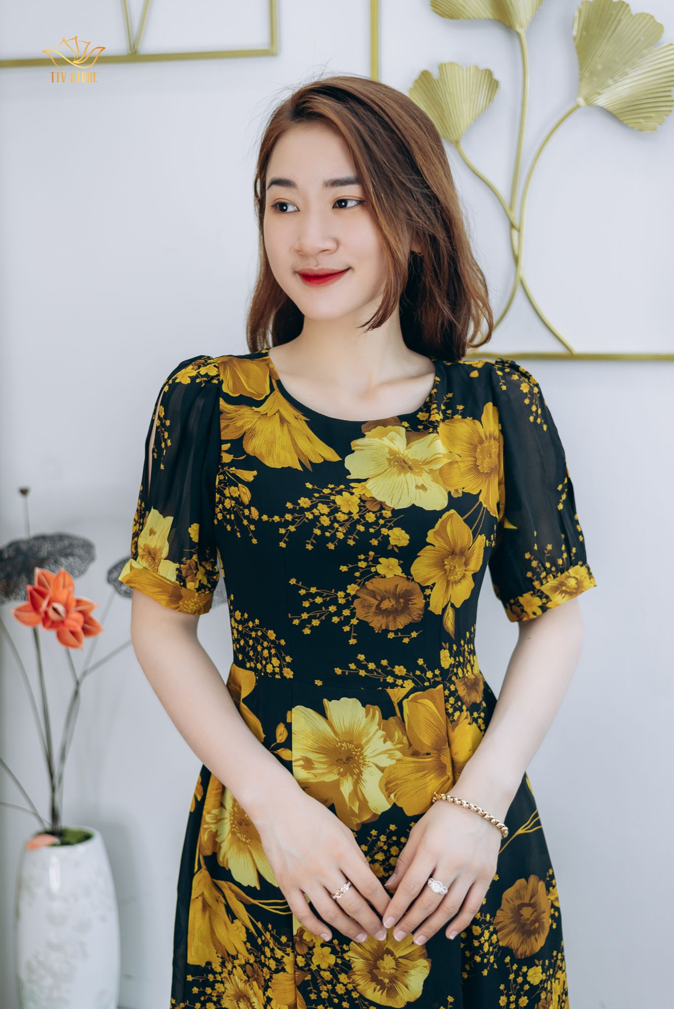 Đầm xòe - Cổ tròn tay bo - AH - Đen hoa vàng - TTV1266