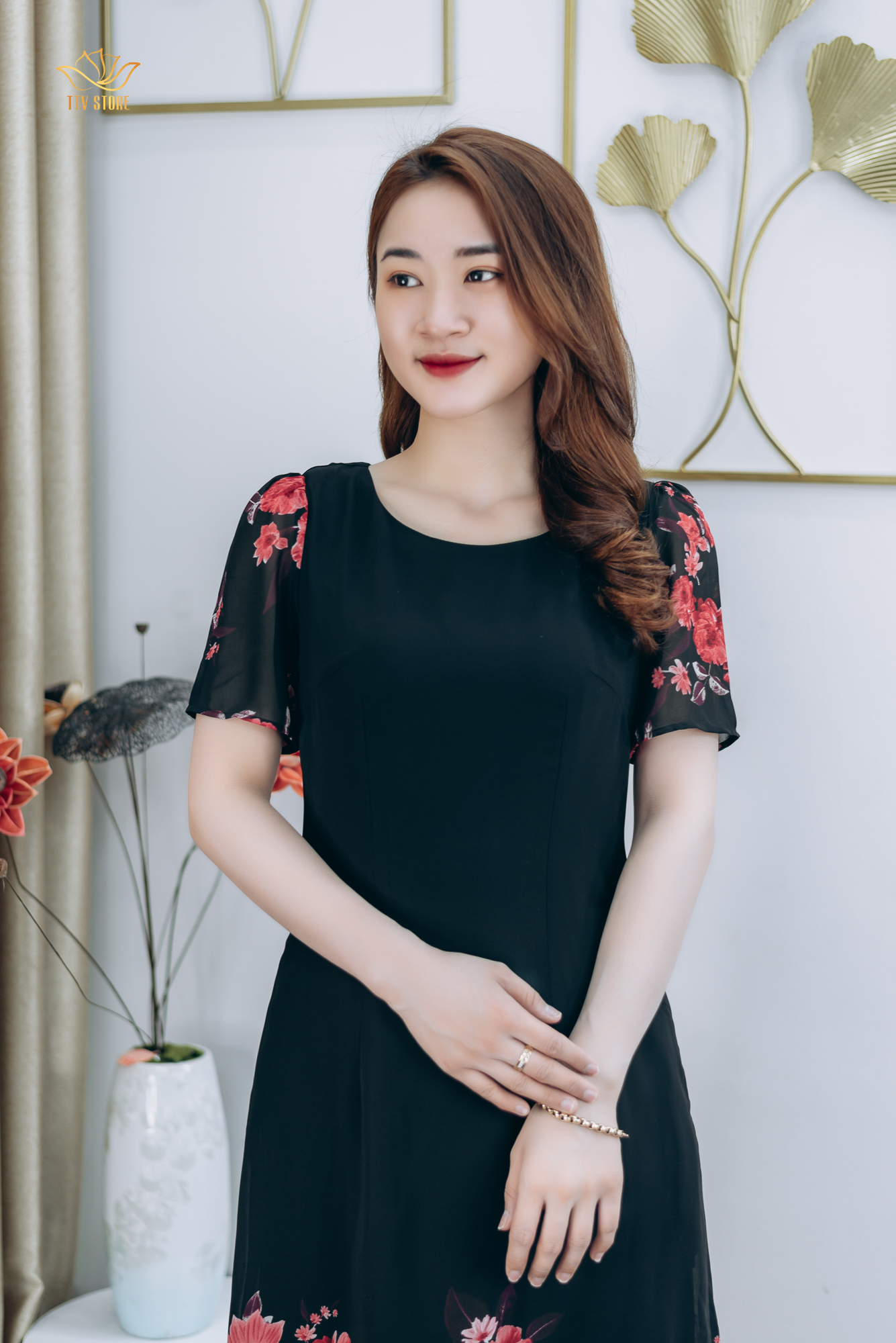 Đầm suông - Cổ tròn tay ngắn - CD - Đen hoa đỏ - TTV1275