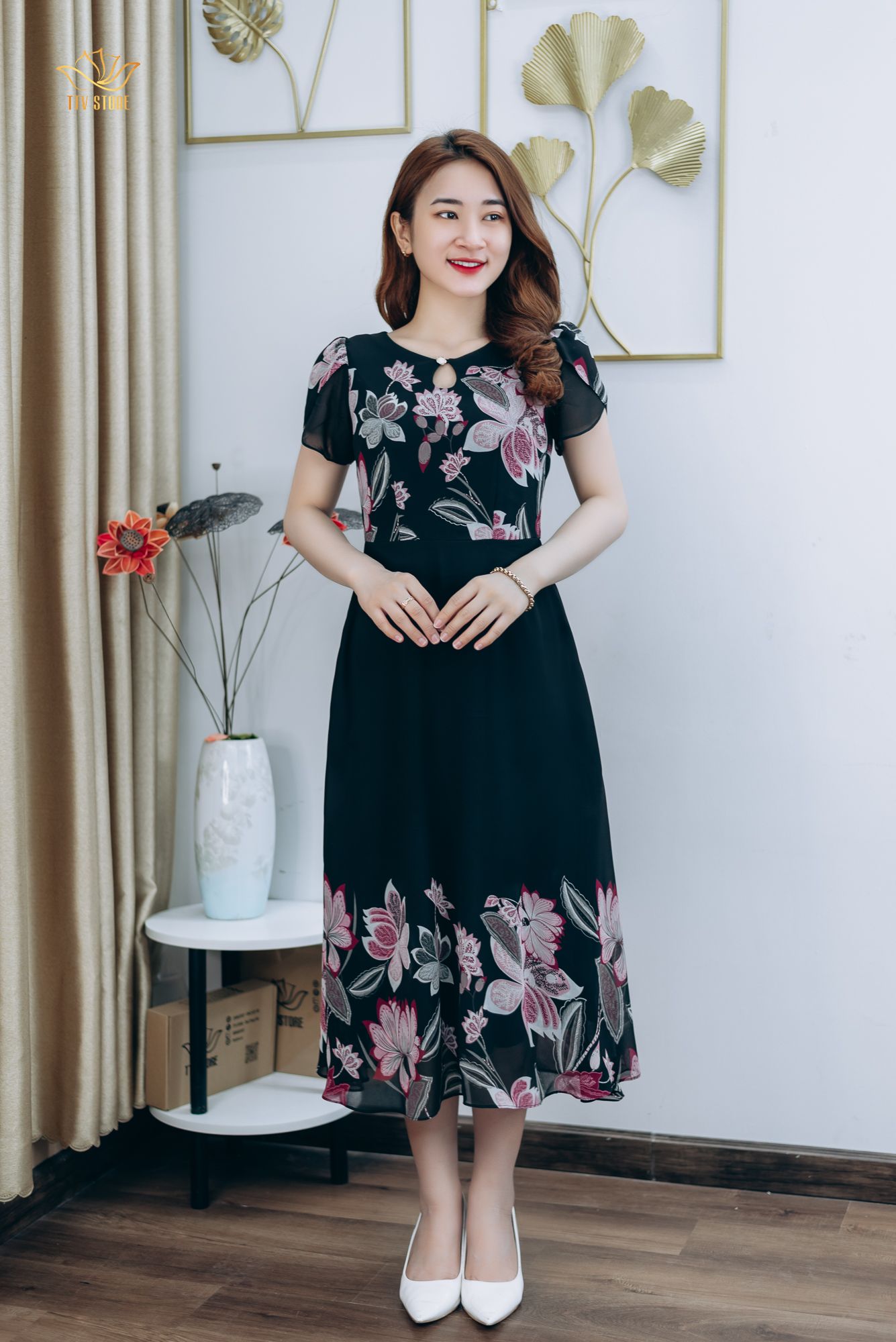 Đầm xoè - Cổ tròn kết nút - CD - Đen hoa - TTV1276