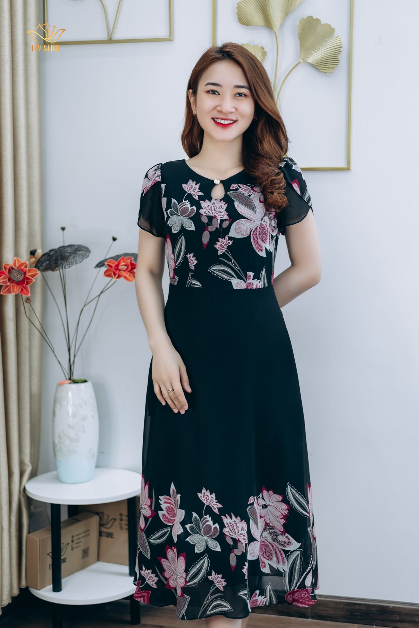 Đầm xoè - Cổ tròn kết nút - CD - Đen hoa - TTV1276