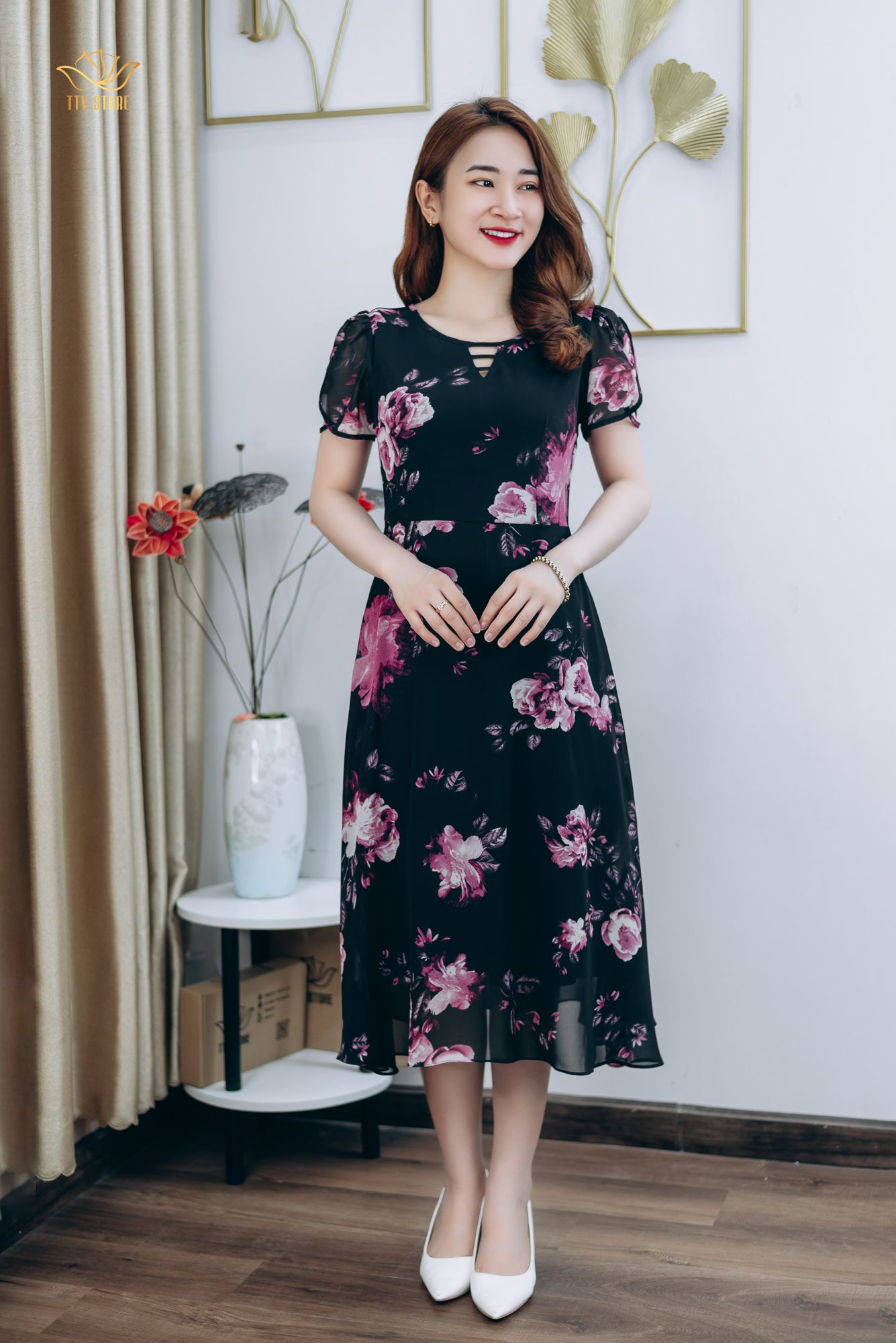 Đầm xòe - Cổ tròn khoét V - CT - Đen hoa tím - TTV1279