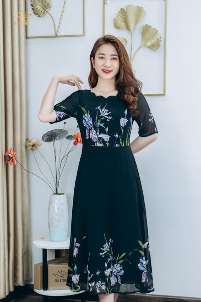 Đầm xòe - Cổ sóng nước tay lỡ - CV - Đen hoa tím - TTV1281