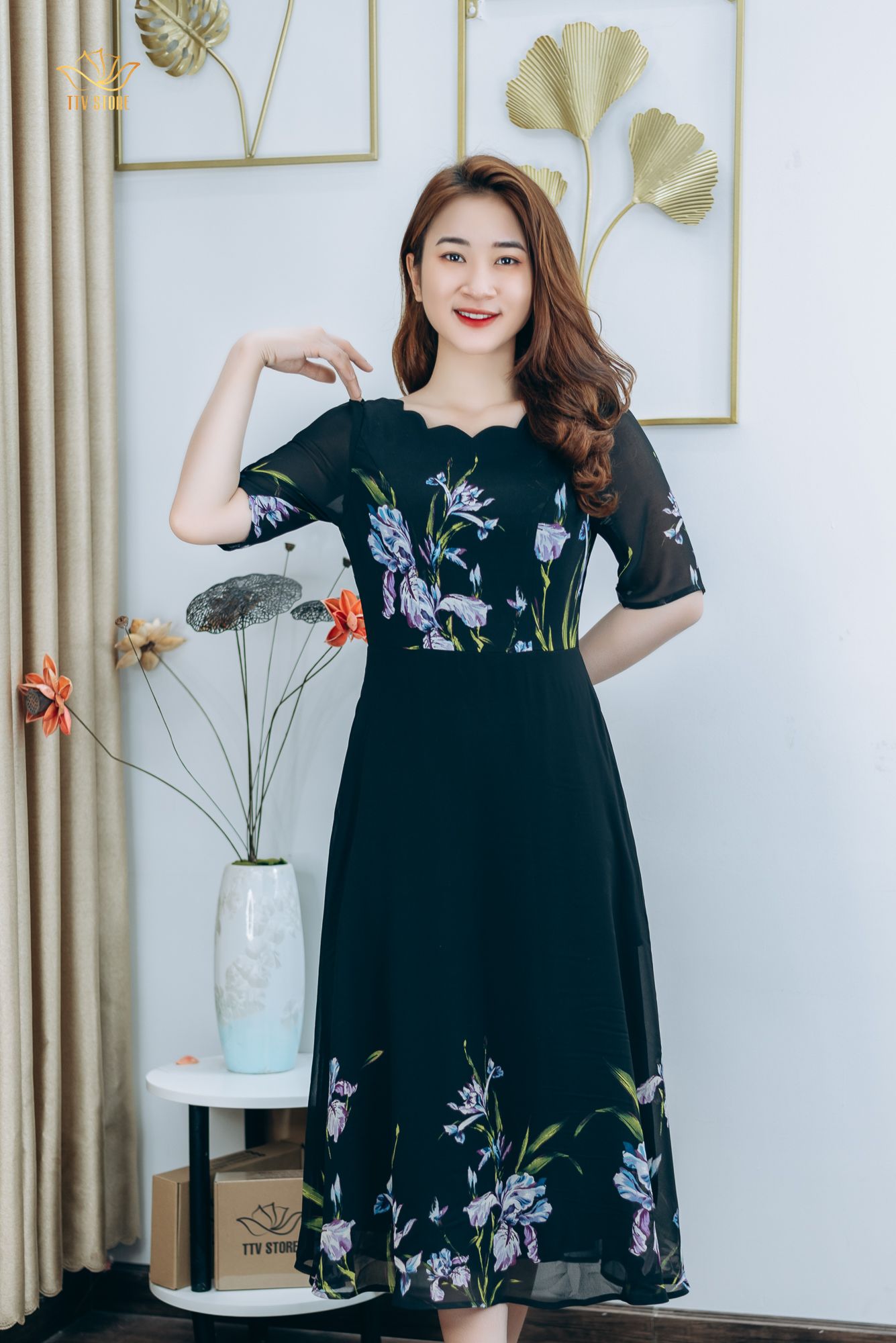 Đầm xòe - Cổ sóng nước tay lỡ - CV - Đen hoa tím - TTV1281