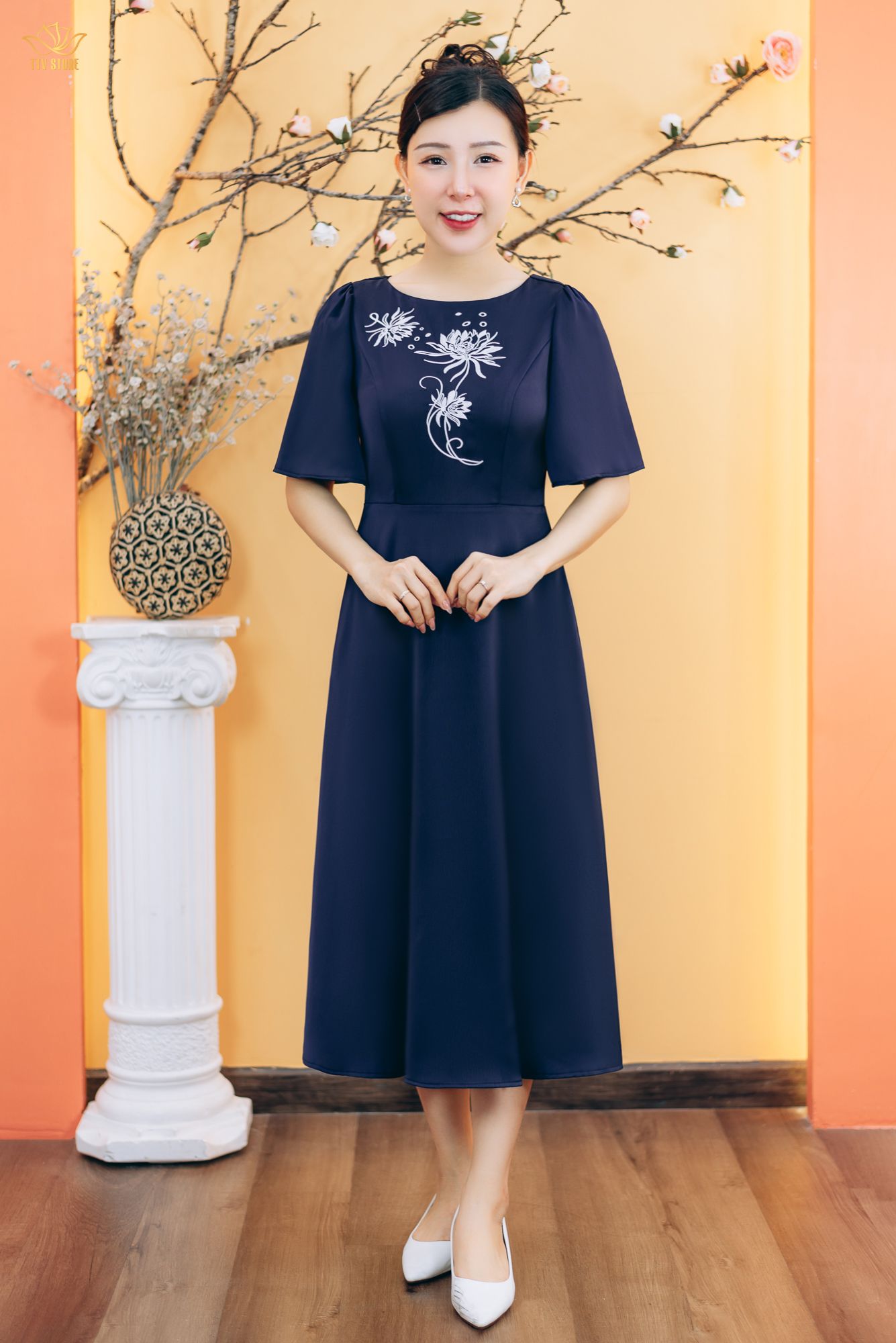 Đầm xòe - Cổ tròn thêu hoa tay loe - CT - Xanh đen - TTV1887