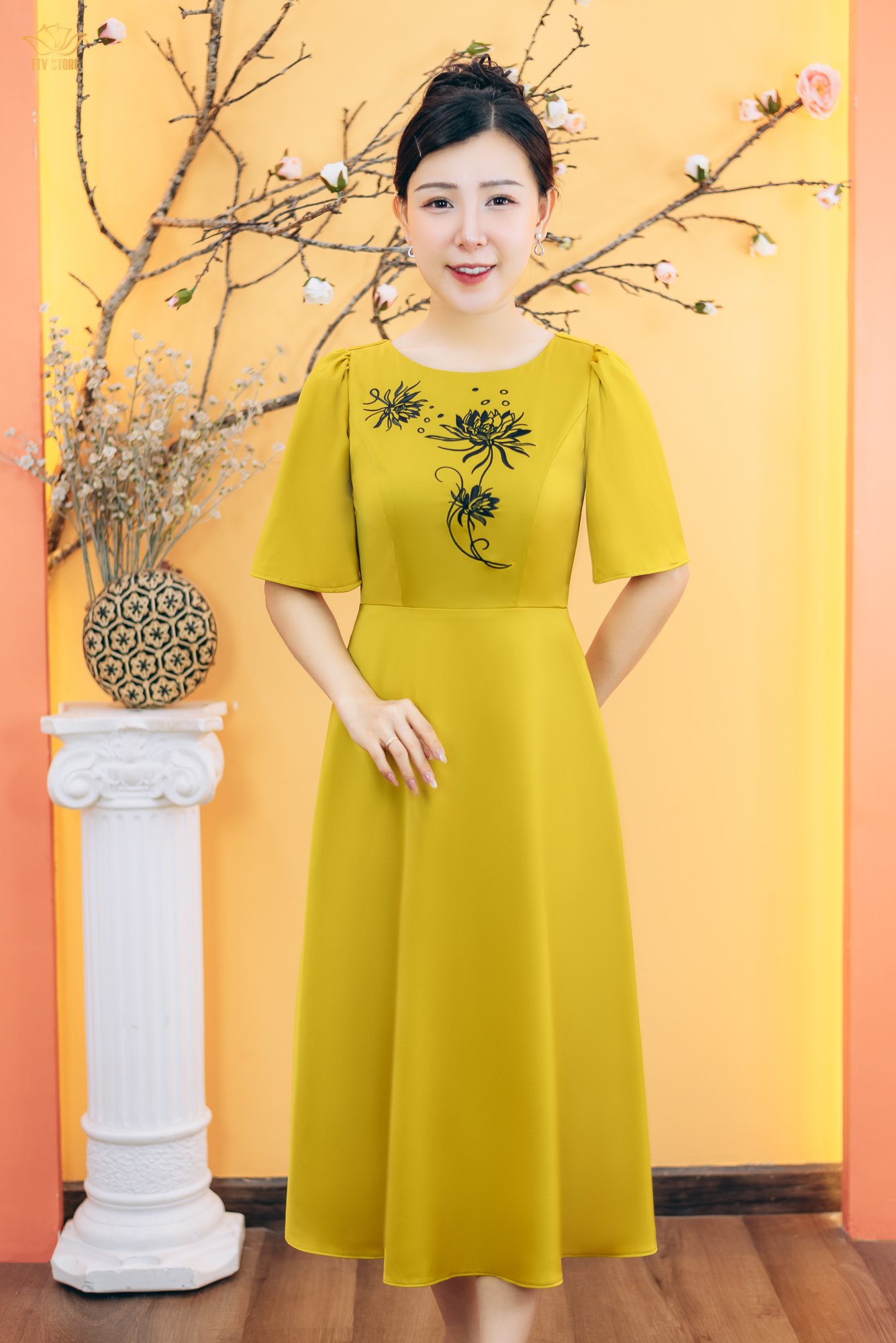 Đầm xòe - Cổ tròn thêu hoa tay loe - CT - Vàng chanh - TTV1887