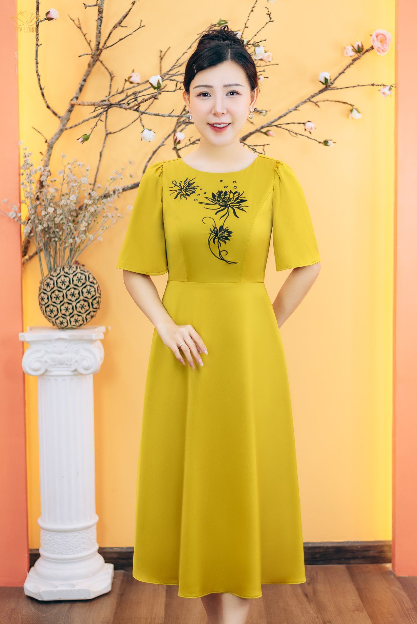 Đầm xòe - Cổ tròn thêu hoa tay loe - CT - Vàng chanh - TTV1887