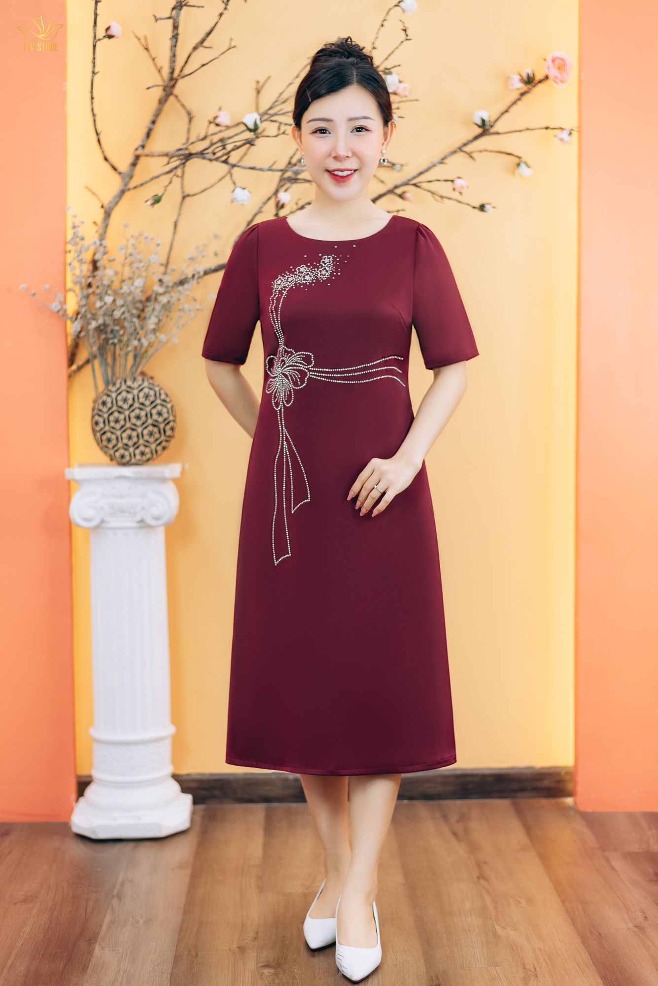 Đầm suông - Cổ tròn ép đá tay ngắn - CT - Đỏ đô - TTV1880