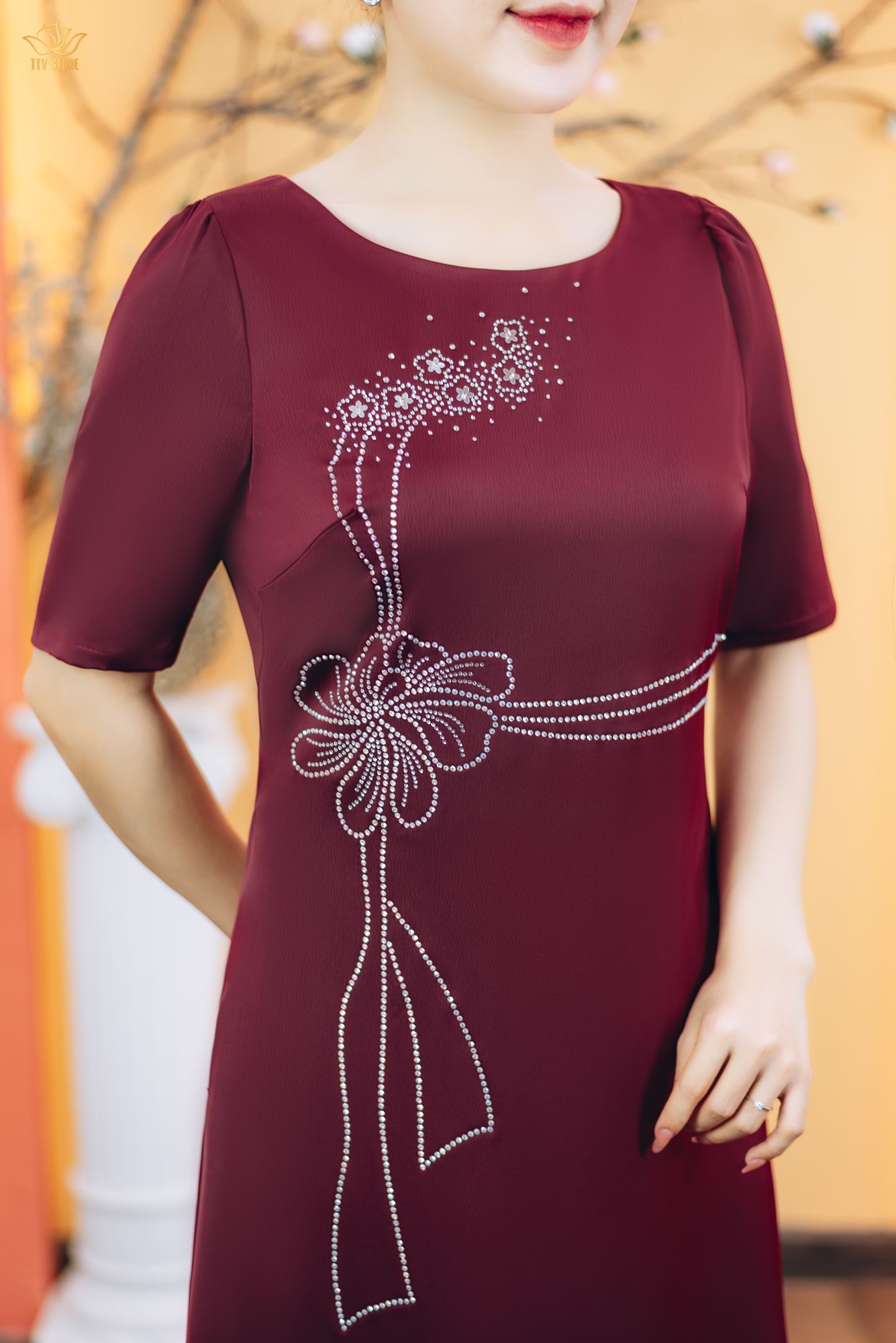 Đầm suông - Cổ tròn ép đá tay ngắn - CT - Đỏ đô - TTV1880