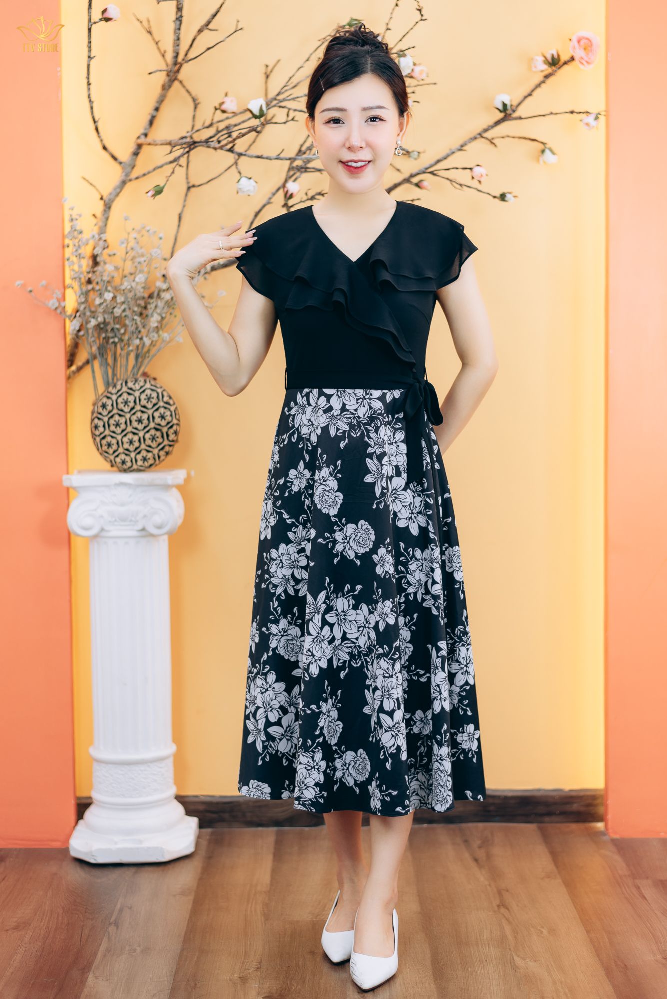 Đầm xòe - Cổ tim bèo tay sát nách thắt dây eo - CD - Đen hoa trắng - TTV1886