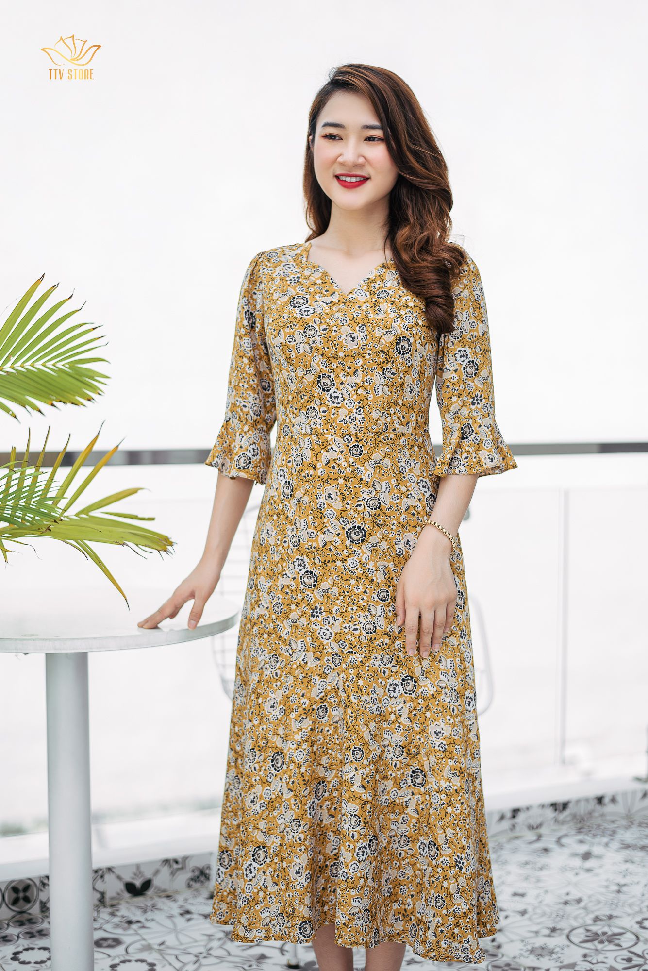 Maxi - Cổ sóng nước tay chuông - CV - Nâu hoa trắng - TTV997 *