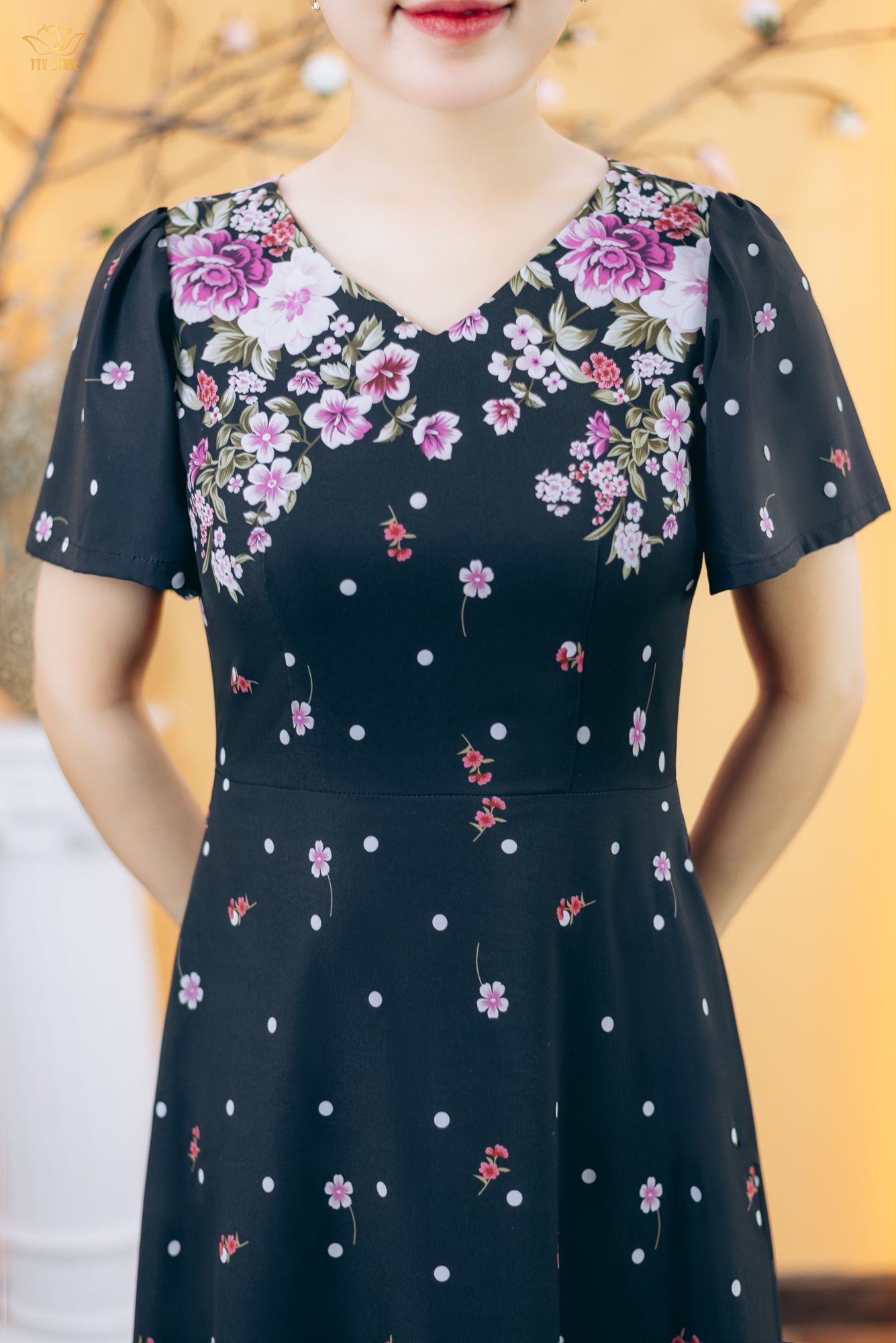 Đầm xòe - Cổ tim tay ngắn - CD - Đen hoa tím - TTV1888