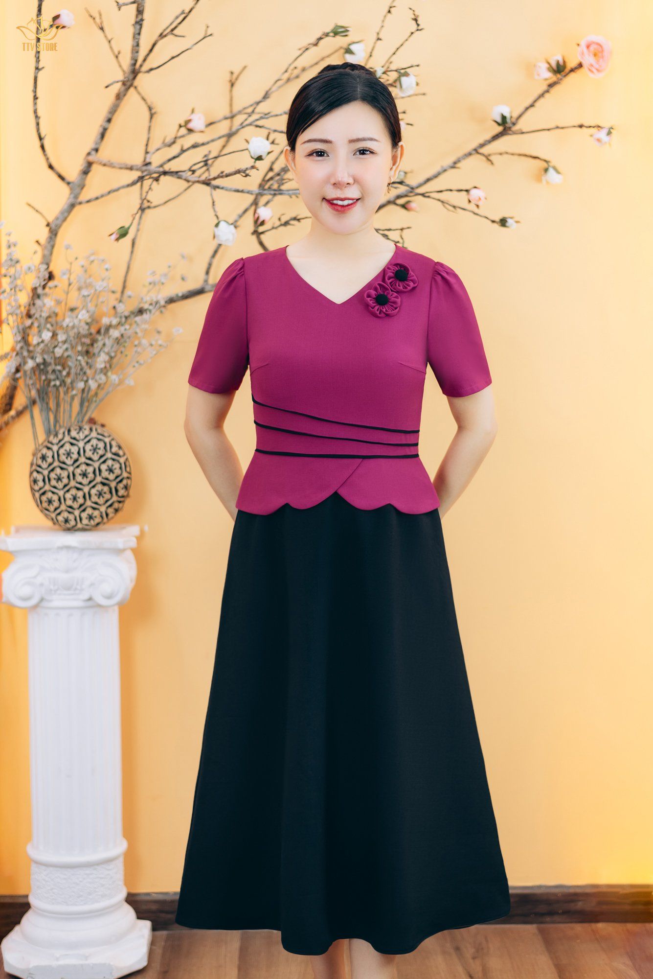Đầm xòe - Cổ tim kết hoa tay ngắn - CD - Đen hồng - TTV1898