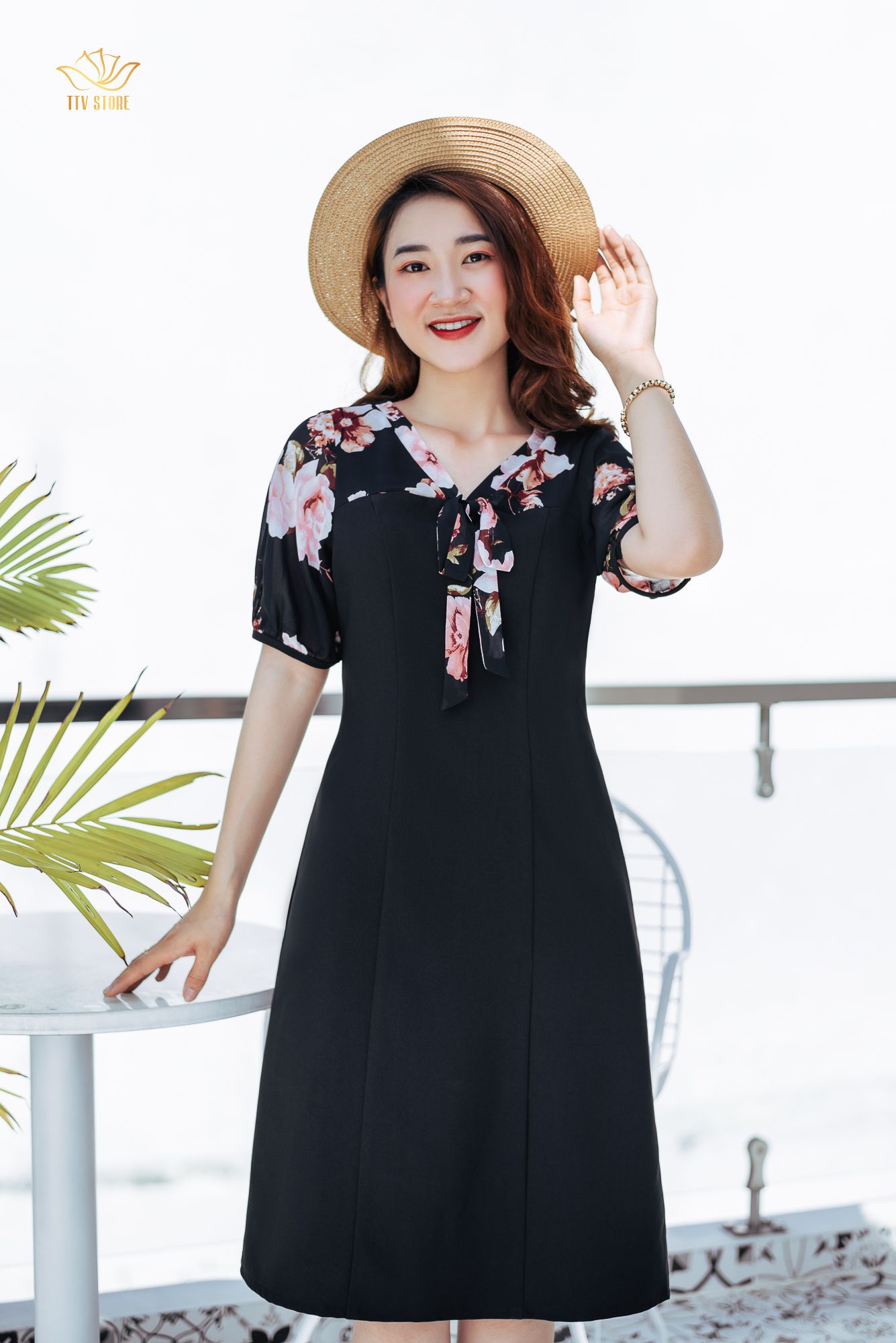 Đầm suông - Cổ tim cột nơ - CV - Đen - TTV1018