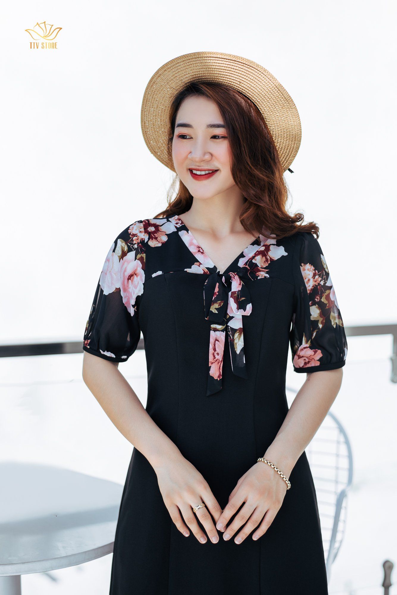 Đầm suông - Cổ tim cột nơ - CV - Đen - TTV1018