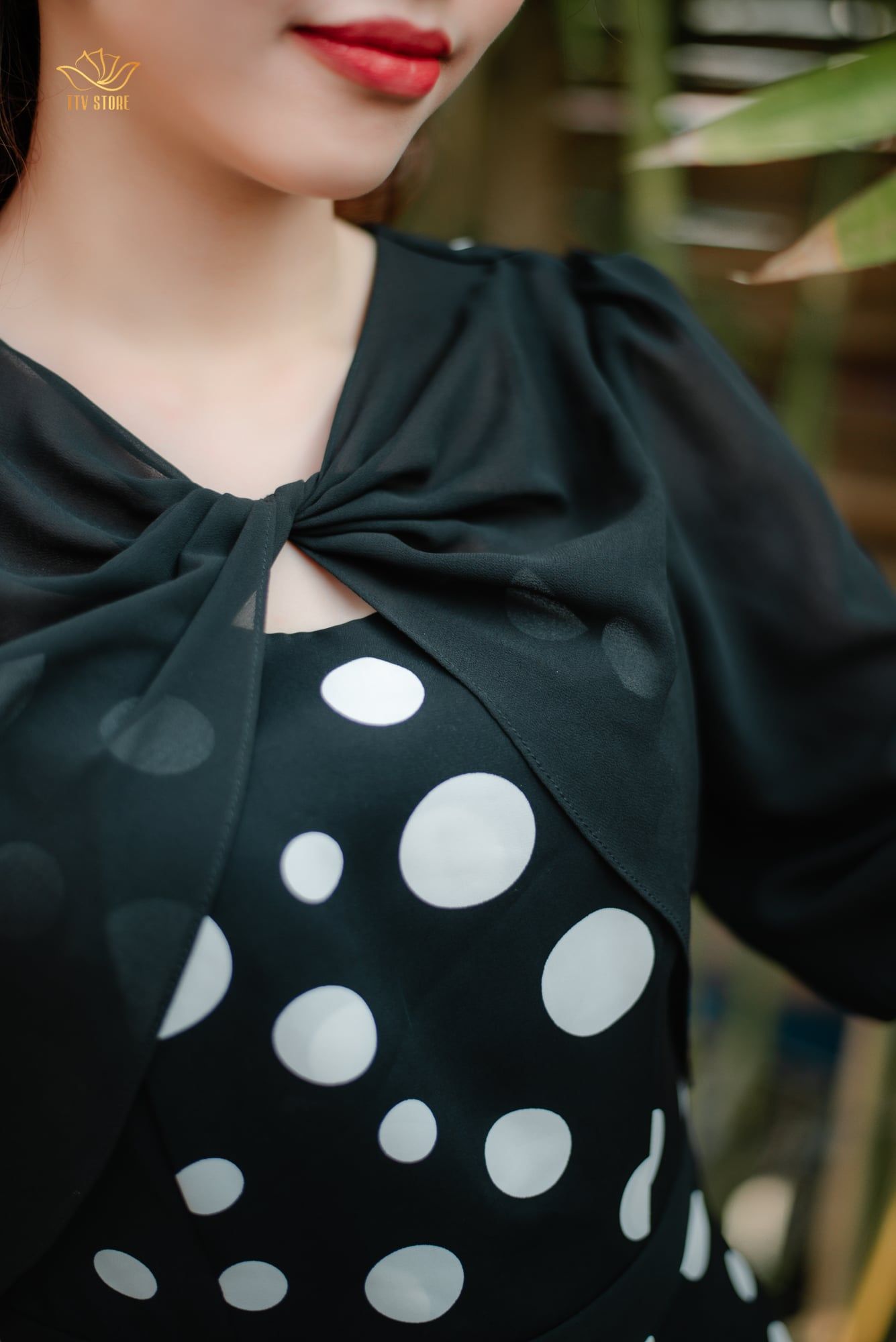 Đầm xòe - Cổ phối nơ tay lỡ - CQ - Đen bi trắng - TTV1274