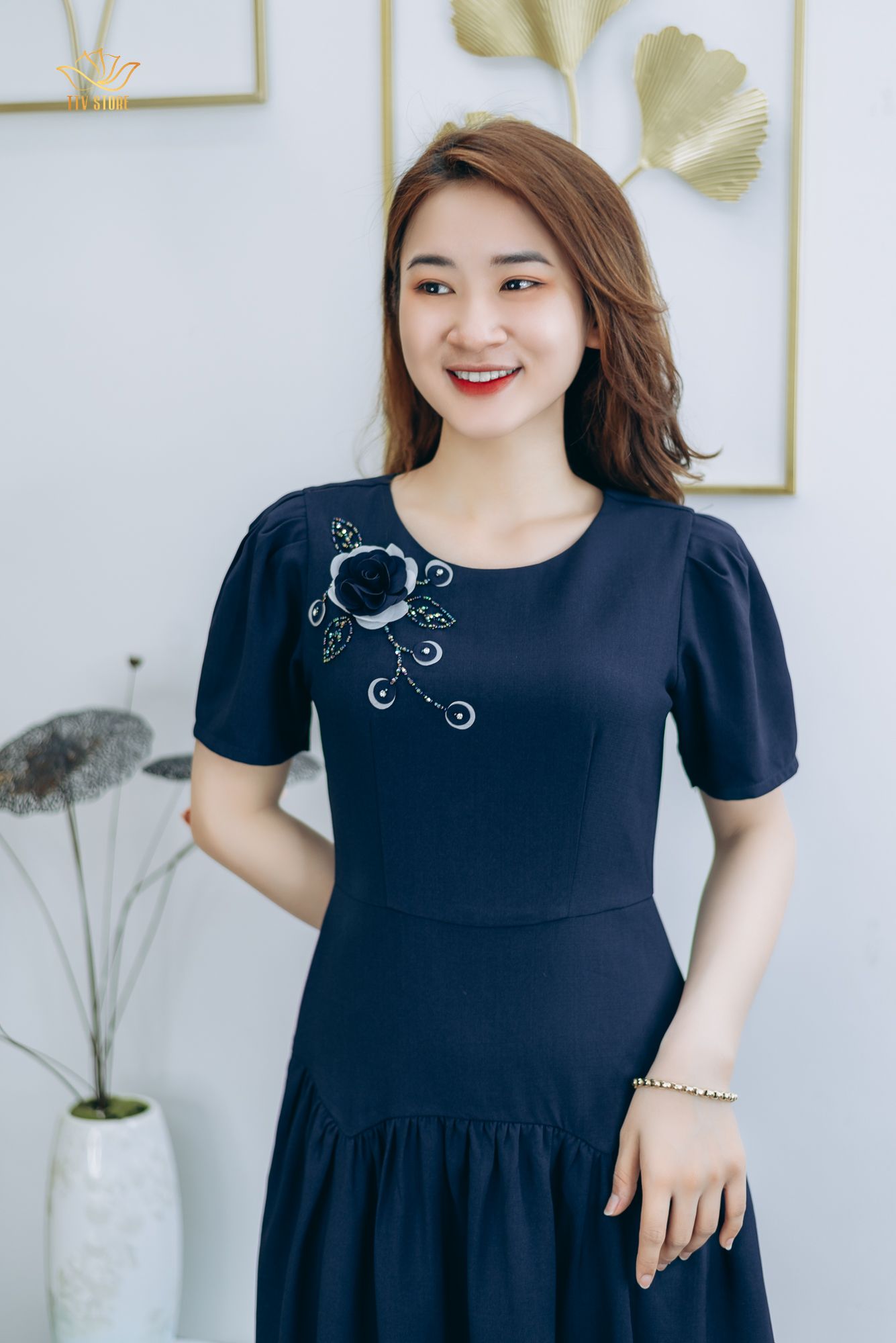 Đầm xòe - Cổ tròn kết hoa tay ngắn - CT - Xanh đen - TTV1282