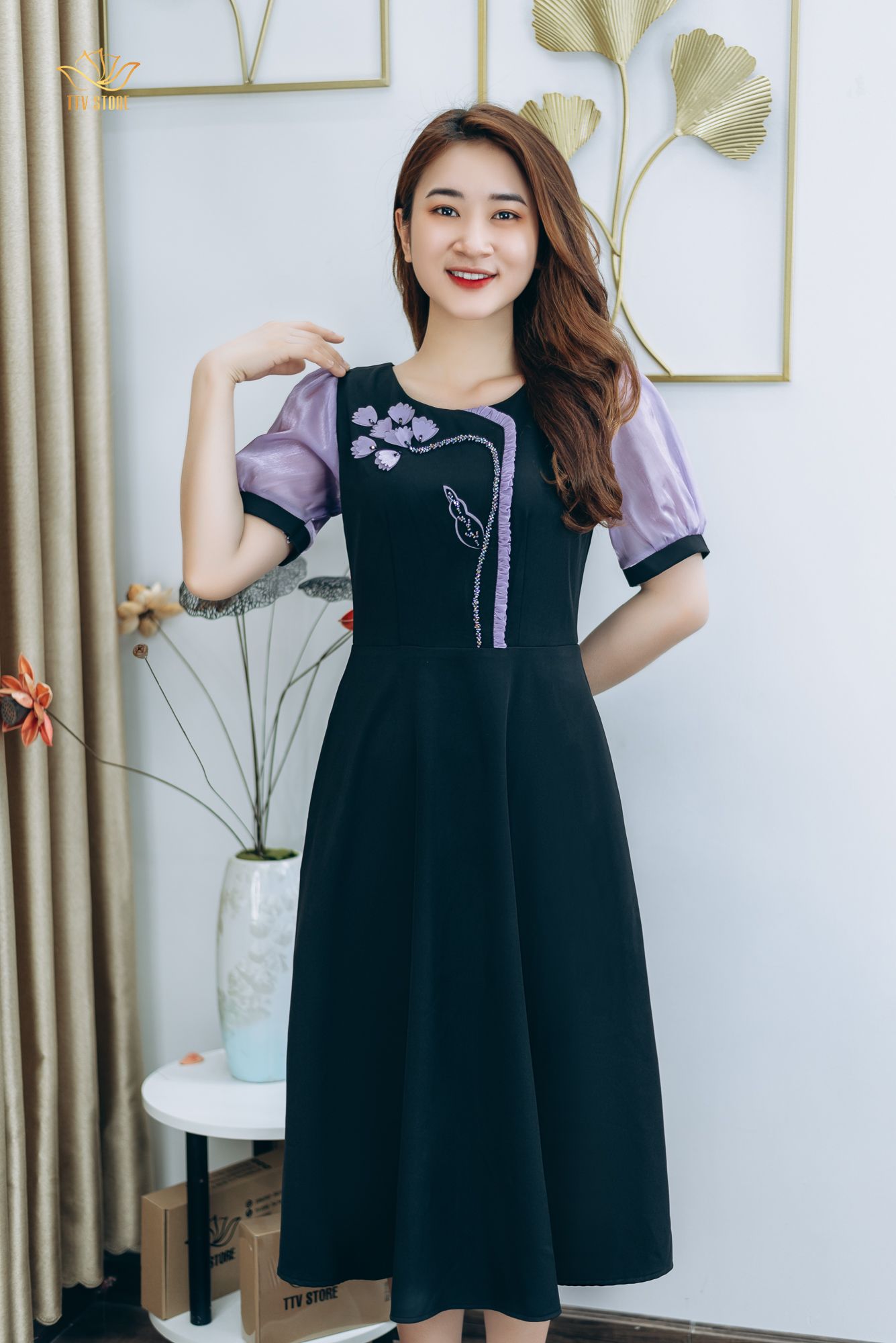 Đầm xòe - Cổ tròn kết hoa tay ngắn - CD - Đen tím - TTV1289