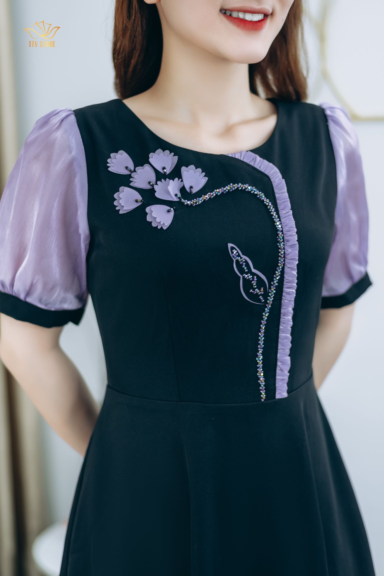 Đầm xòe - Cổ tròn kết hoa tay ngắn - CD - Đen tím - TTV1289