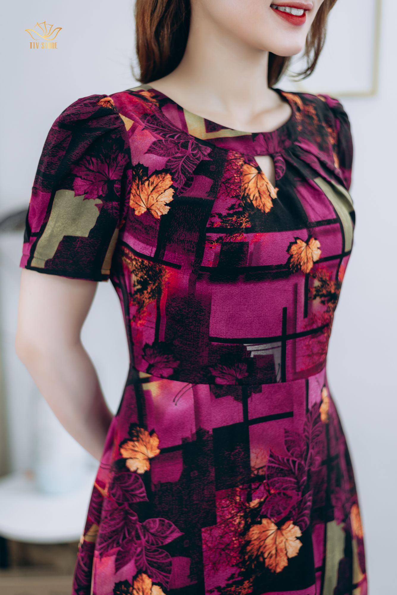 Đầm xòe - Cổ tròn khoét V tay ngắn - CT - TÍm họa tiết - TTV1284