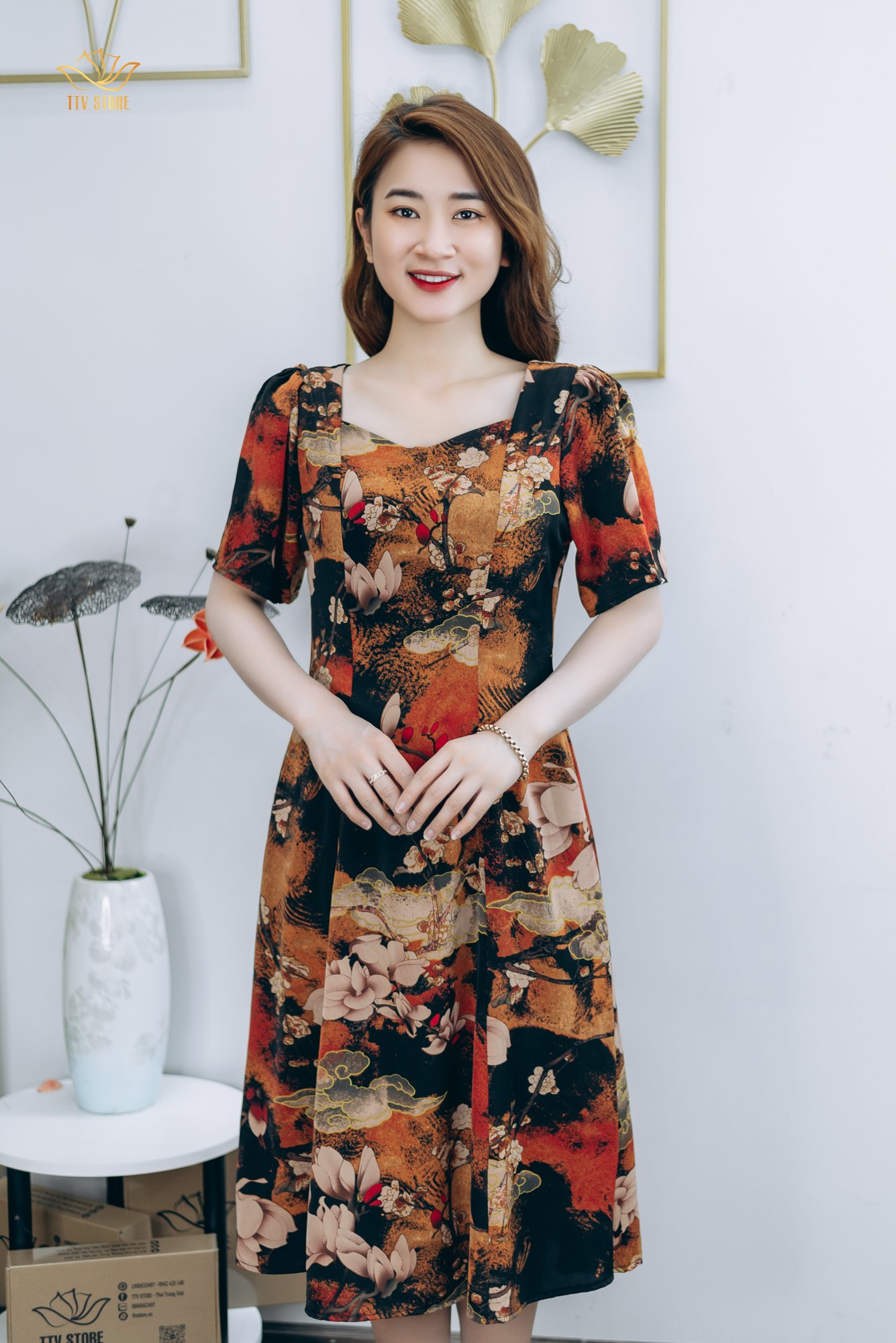 Đầm xòe 8 mảnh - Cổ vuông tay ngắn - AH - Đen nâu - TTV1285