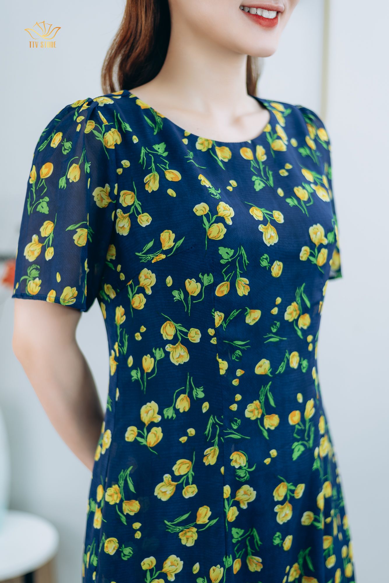 Đầm suông - Cổ tròn tay ngắn - CD - Xanh hoa vàng - TTV1292