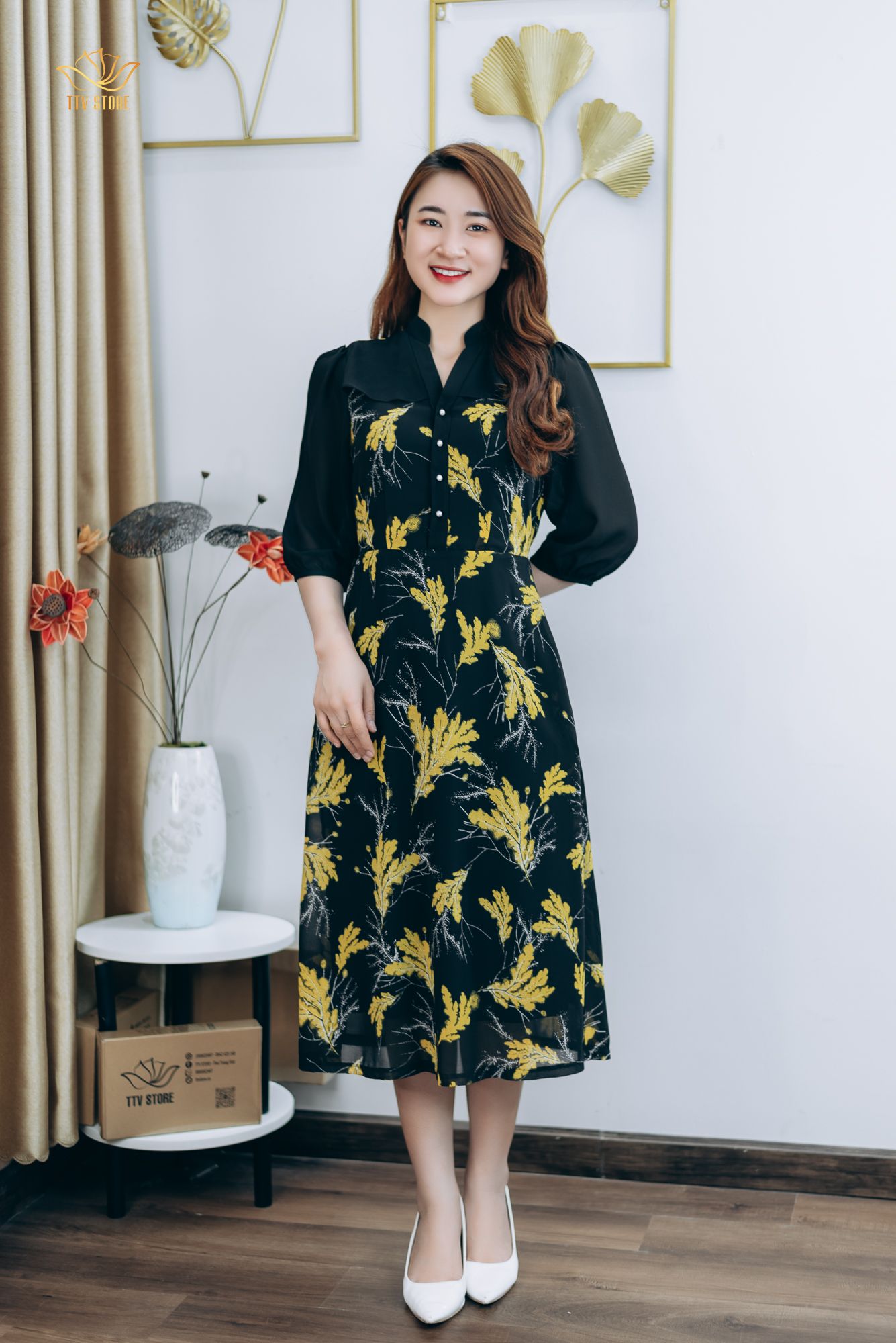 Đầm form A - Cổ trụ kết ngọc tay lỡ - AH - Đen lá vàng - TTV1303