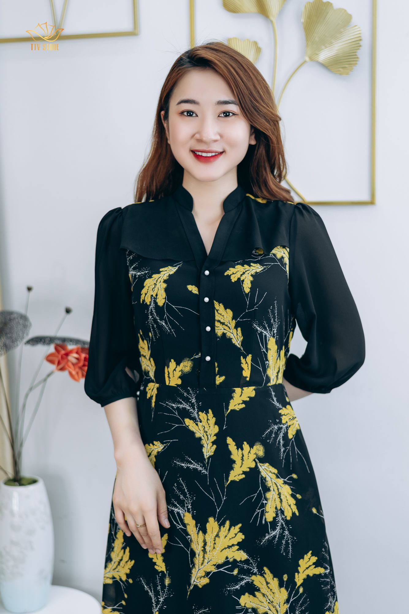 Đầm form A - Cổ trụ kết ngọc tay lỡ - AH - Đen lá vàng - TTV1303