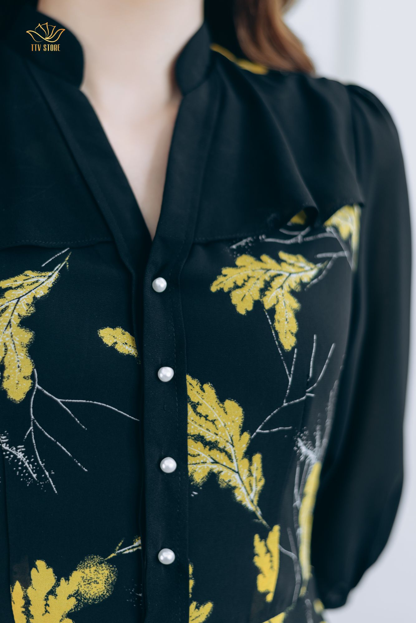 Đầm form A - Cổ trụ kết ngọc tay lỡ - AH - Đen lá vàng - TTV1303