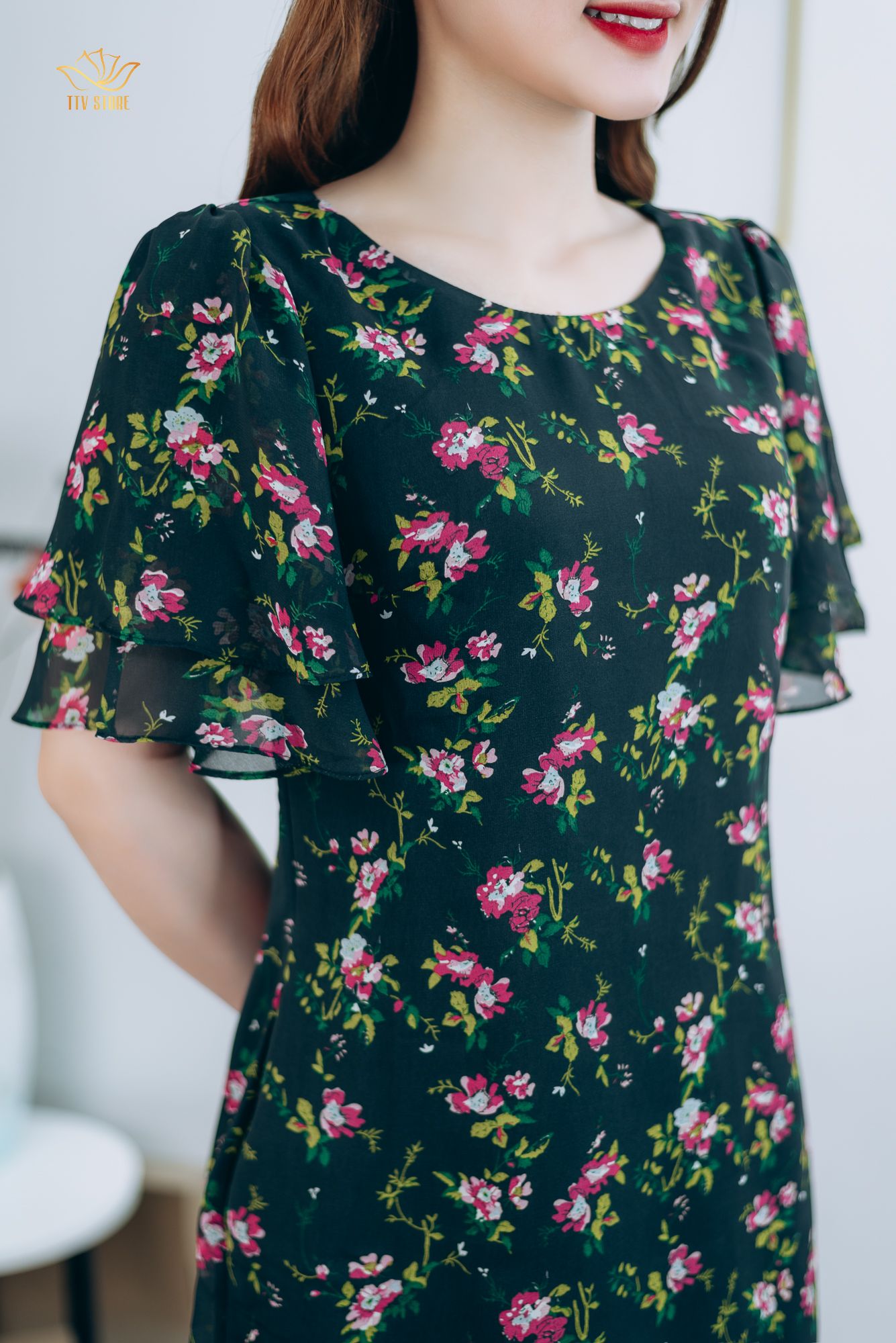 Đầm suông - Cổ tròn tay chuông 2 tầng - CT - Đen hoa hồng - TTV1287