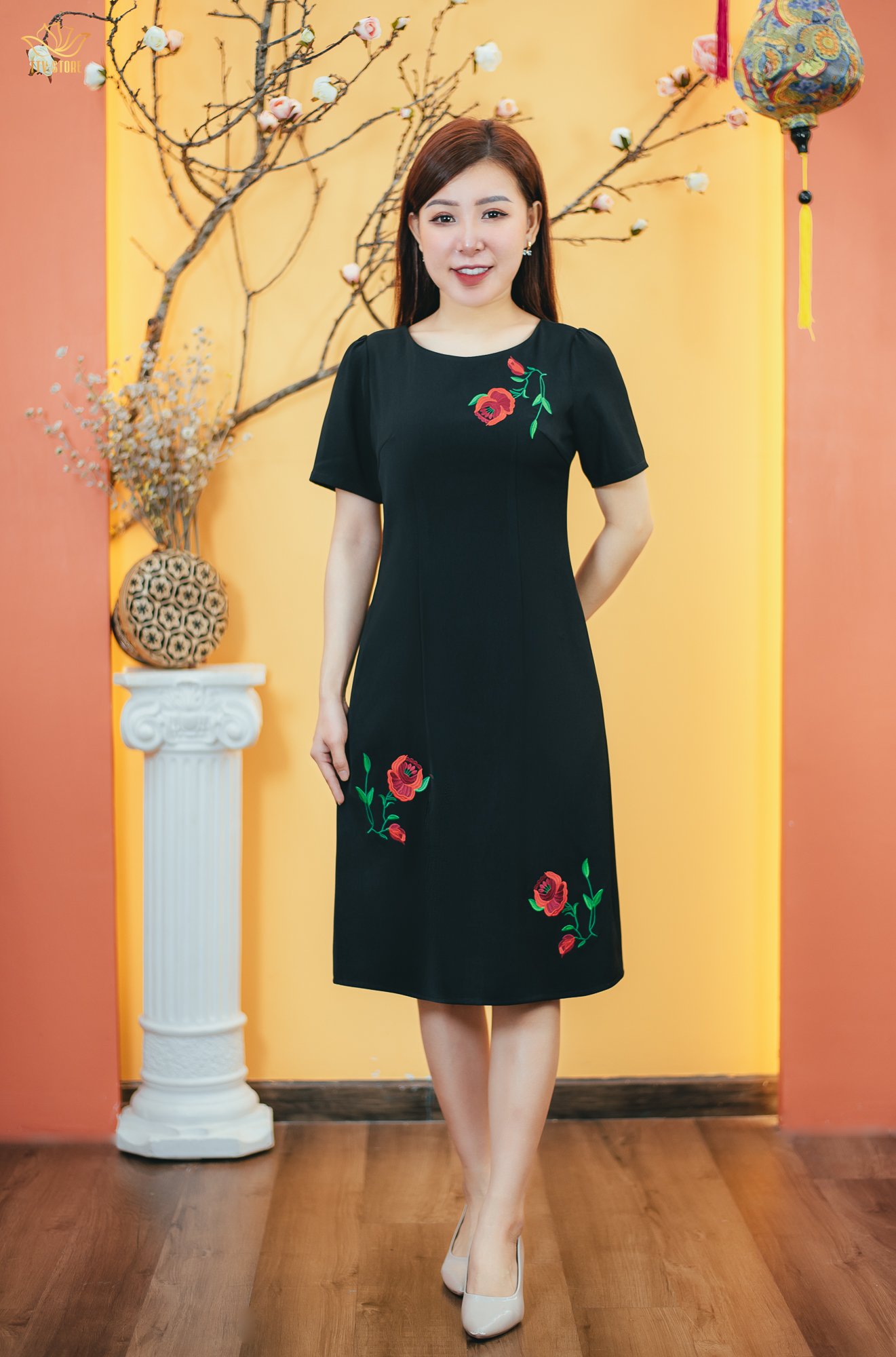 Đầm suông - Cổ tròn tay ngắn - CD - Đen - TTV1556