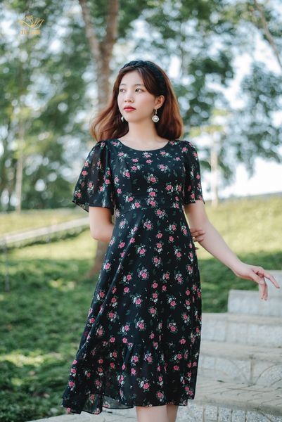 Đầm form A - Cổ tròn tay loe - CT - Đen hoa hồng - TTV1302