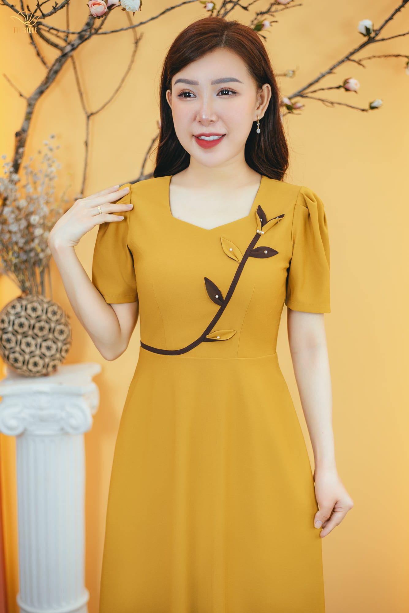 Đầm xòe - Cổ vuông tim kết hoa tay ngắn - CT - Vàng nghệ - TTV1587