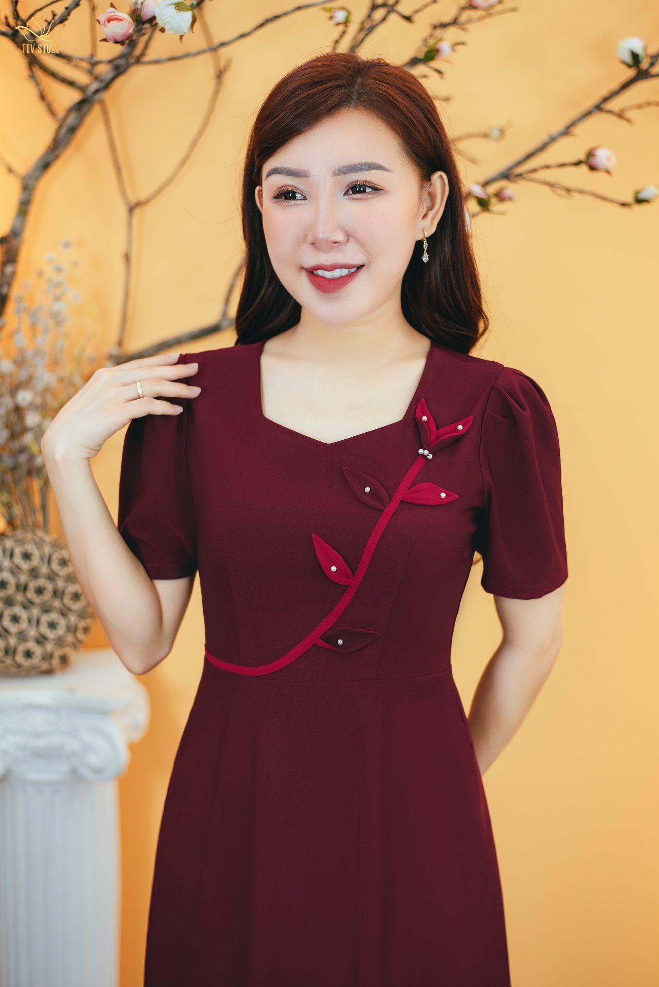 Đầm xòe - Cổ vuông tim kết hoa tay ngắn - CT - Đỏ mận - TTV1587