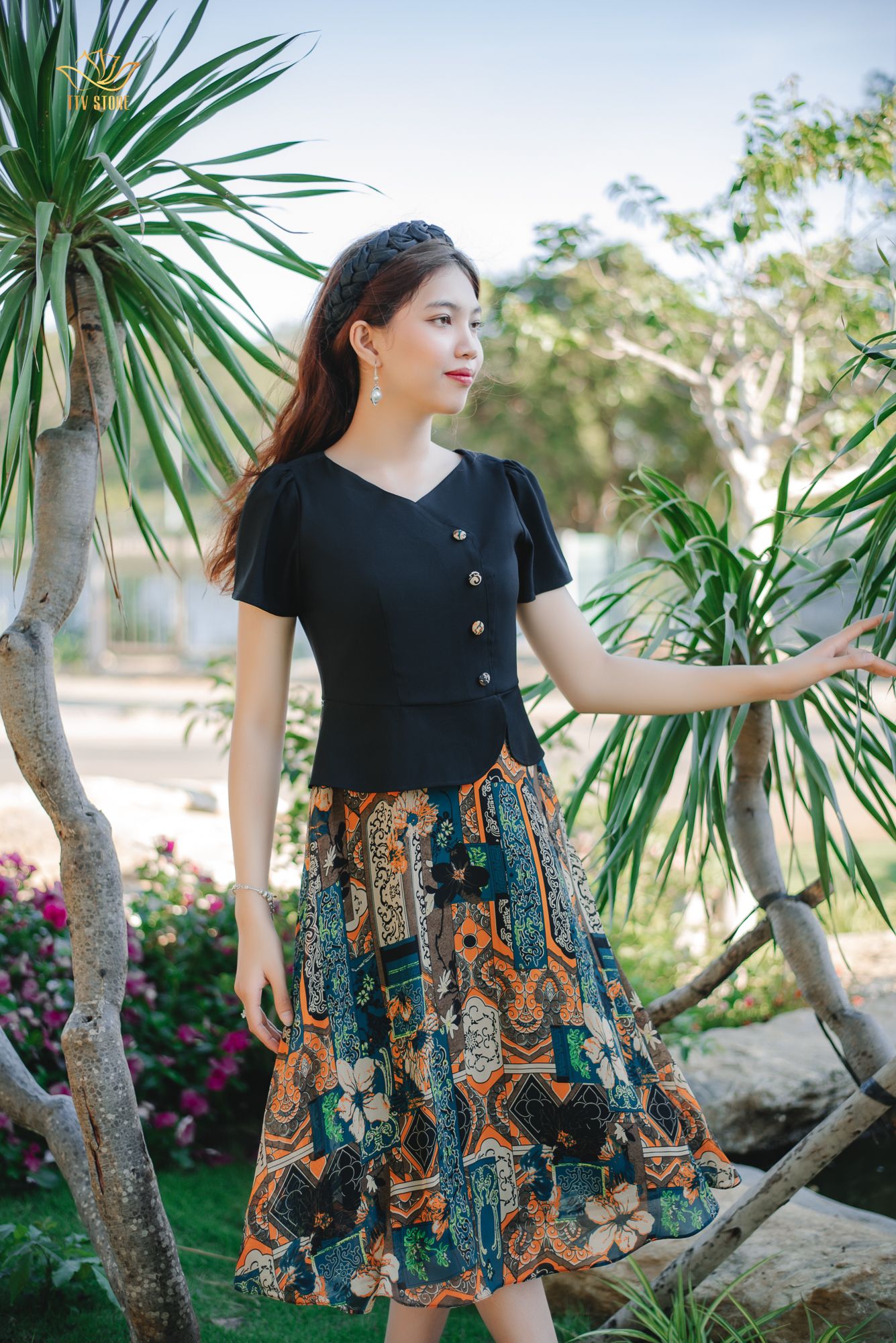 Đầm xòe - Cổ tim kết nút tay ngắn - CD - Đen họa tiết - TTV1344