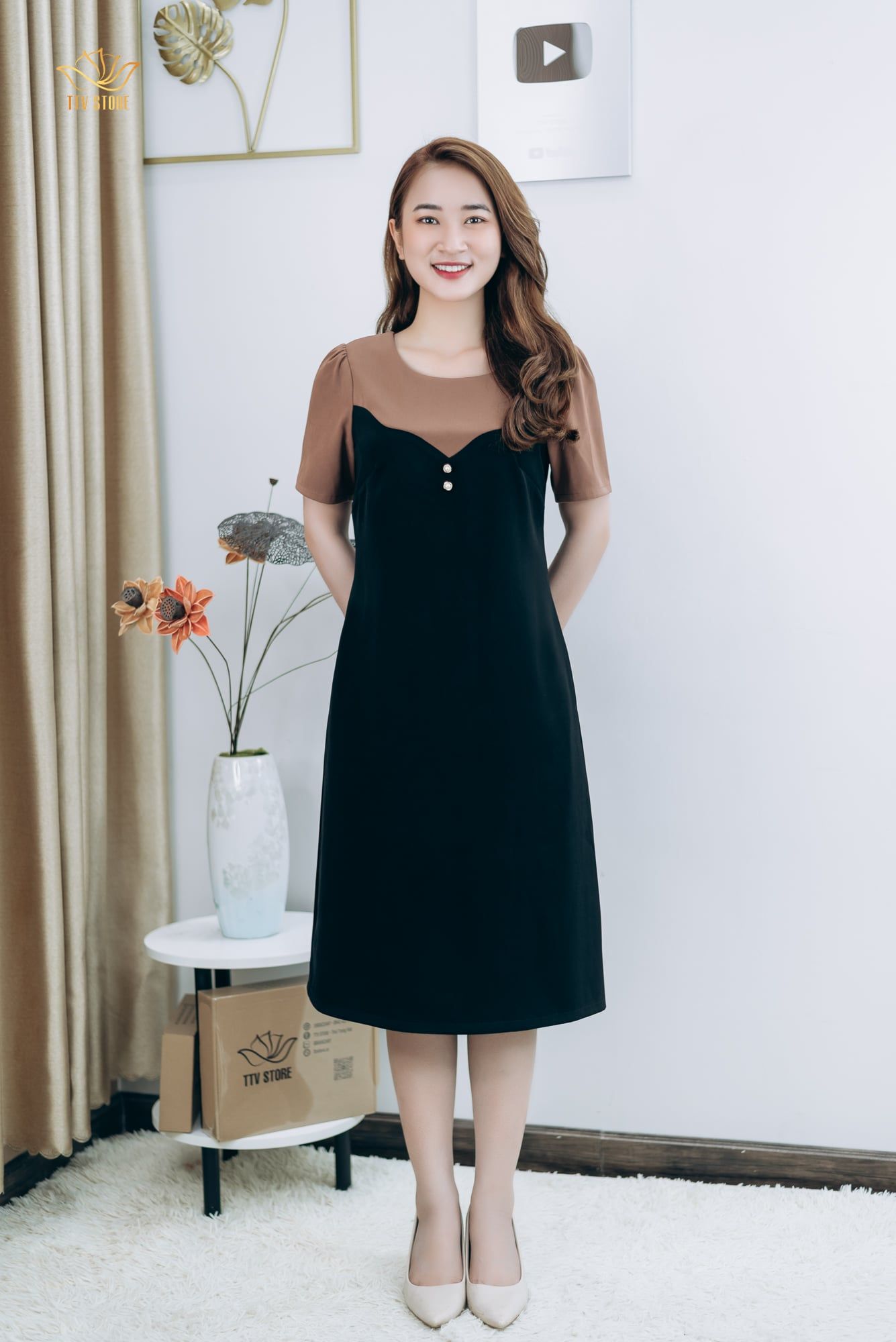 Đầm suông - Cổ tròn tay ngắn - CD - Đen phối nâu - TTV1307