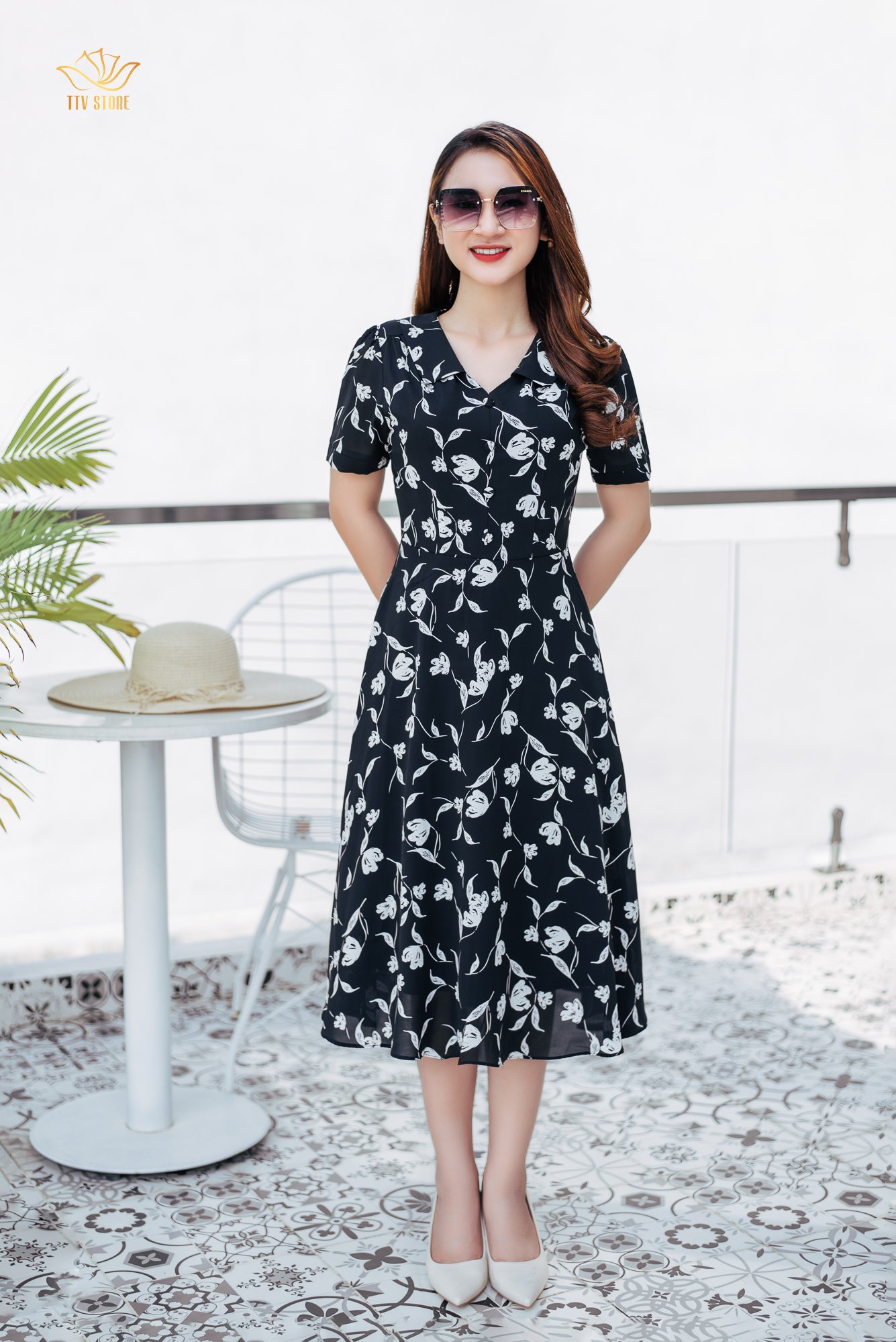 Đầm xoè - Cổ bẻ kết nủt tay ngắn - CD - Đen hoa trắng - TTV1074