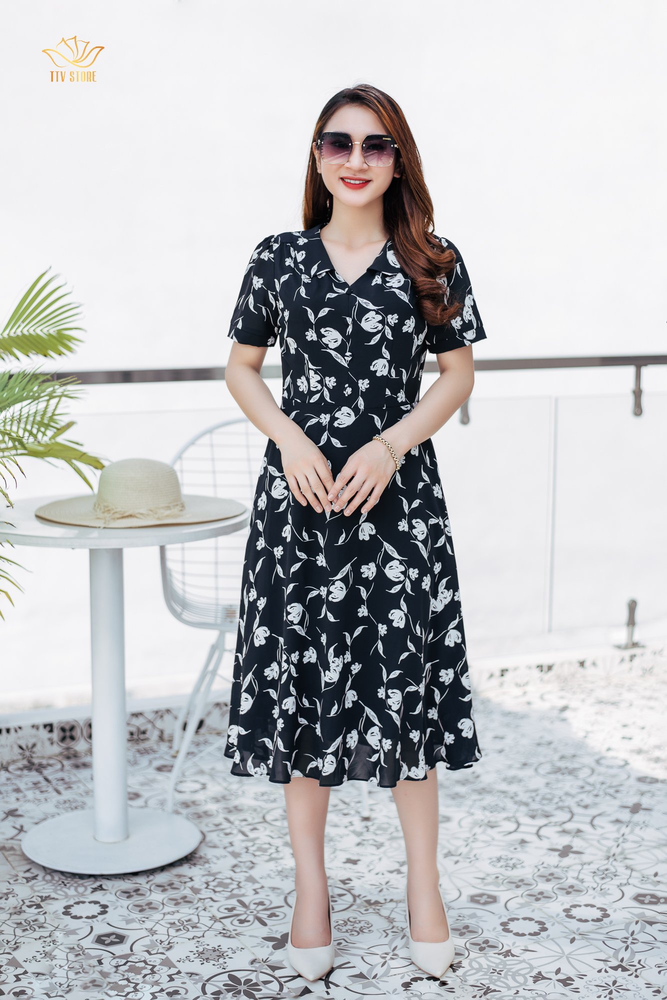 Đầm xoè - Cổ bẻ kết nủt tay ngắn - CD - Đen hoa trắng - TTV1074