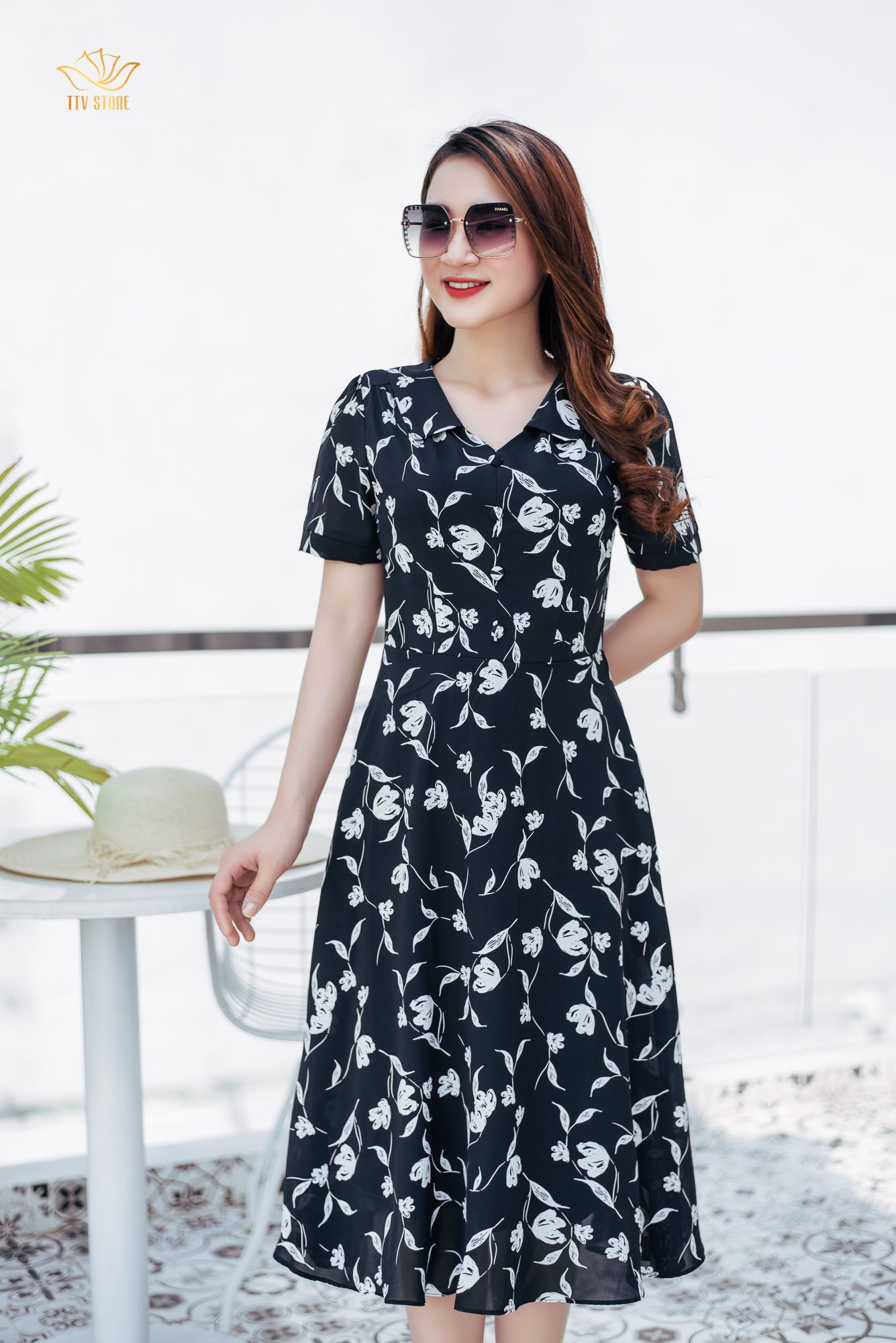 Đầm xoè - Cổ bẻ kết nủt tay ngắn - CD - Đen hoa trắng - TTV1074