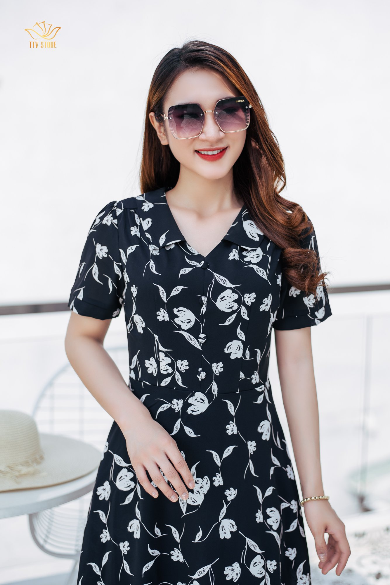 Đầm xoè - Cổ bẻ kết nủt tay ngắn - CD - Đen hoa trắng - TTV1074