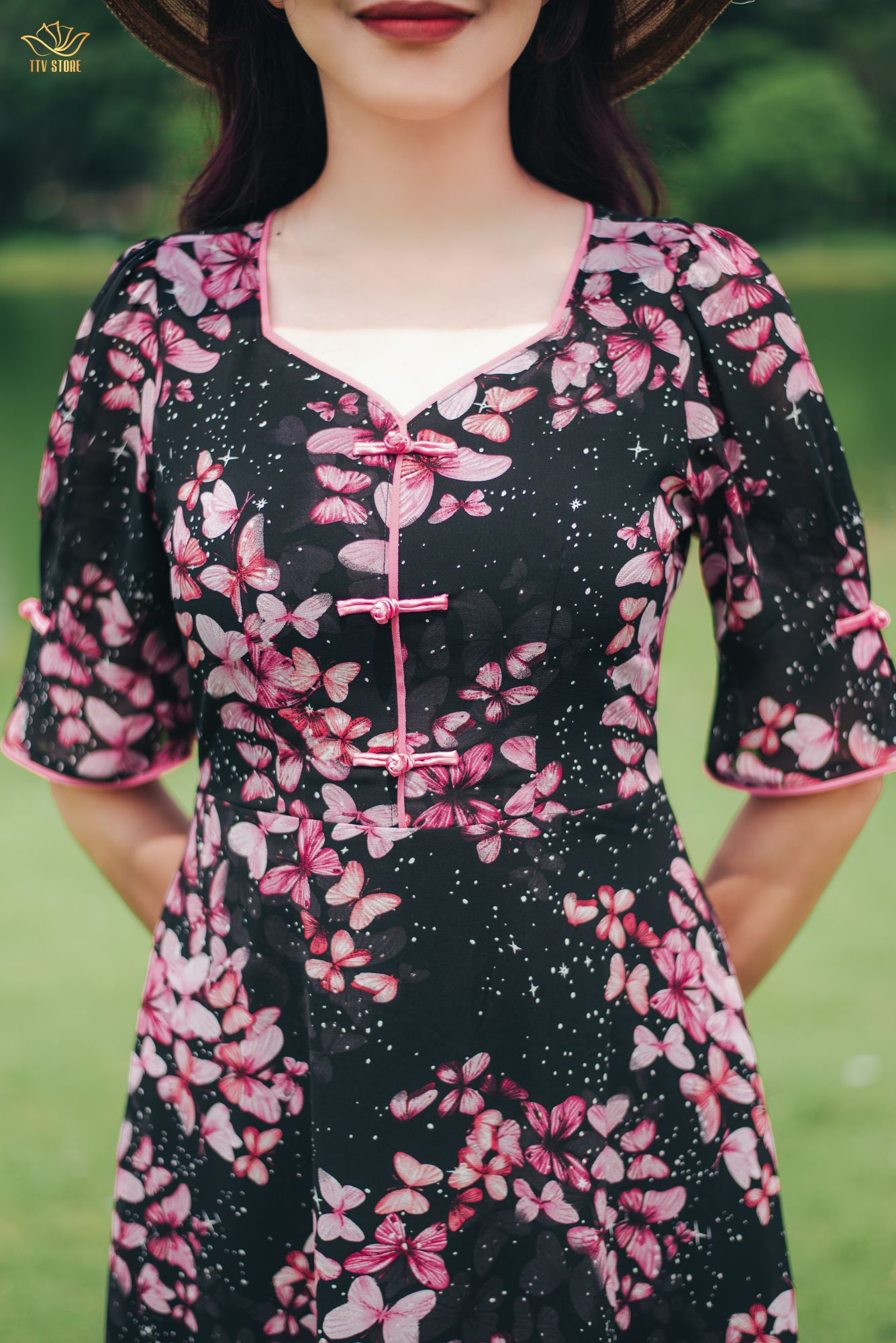 Đầm xòe - Cổ vuông tim nút thắt tàu tay lỡ - CD - Đen họa tiết - TTV1593