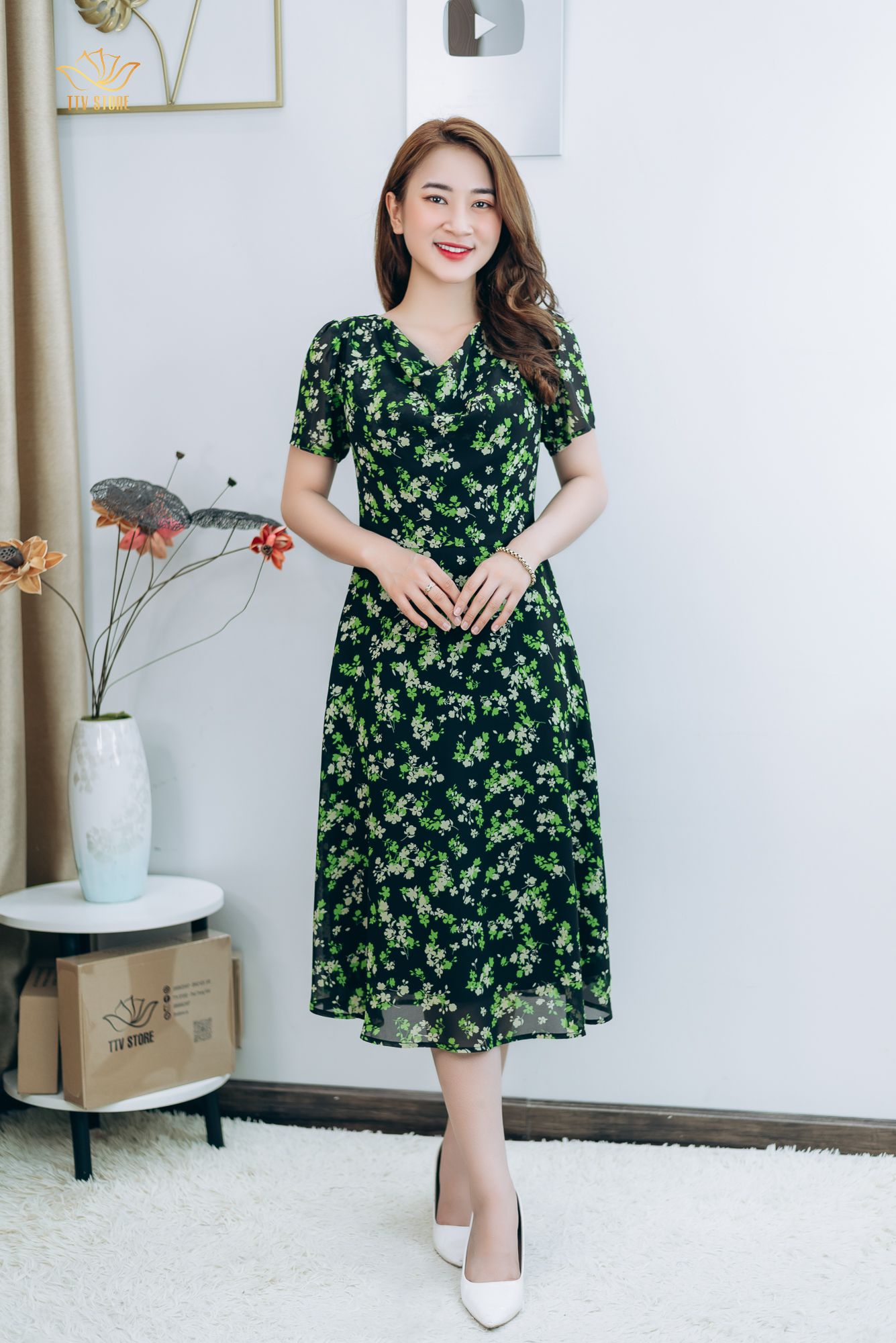 Đầm xòe - Cổ đổ tay ngắn - CV - Đen hoa xanh - TTV1323