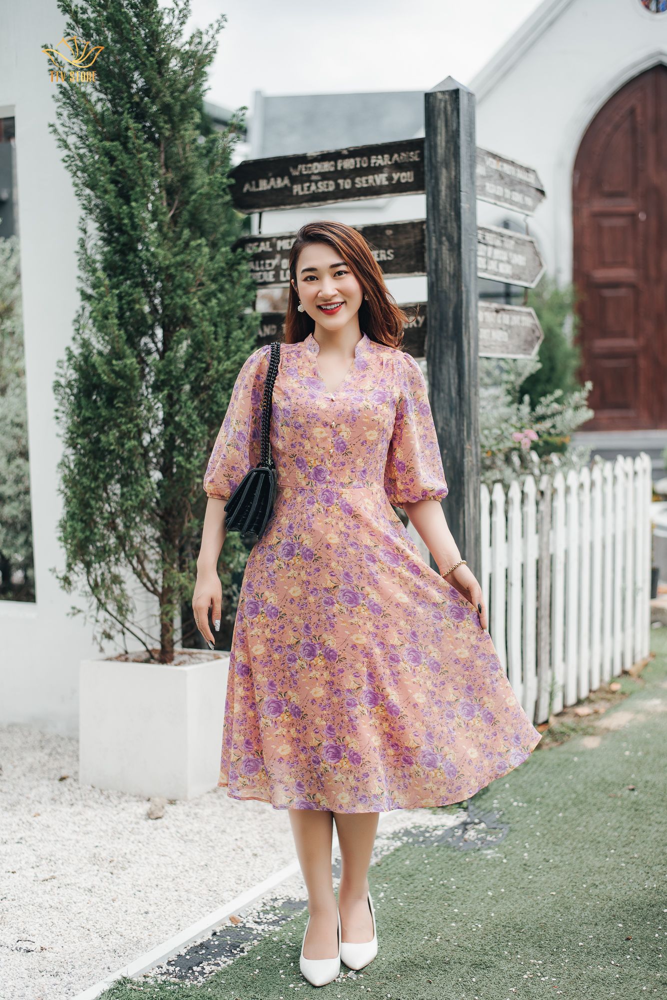 Đầm form A - Cổ trụ kết nút tay bo - CV - Hồng hoa tím - TTV1077