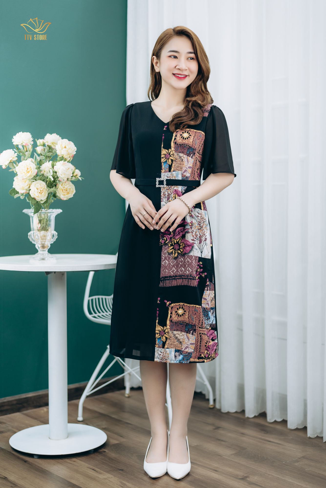 Đầm Form A - Cổ tim tay ngắn - CQ - Đen họa tiết - TTV1324