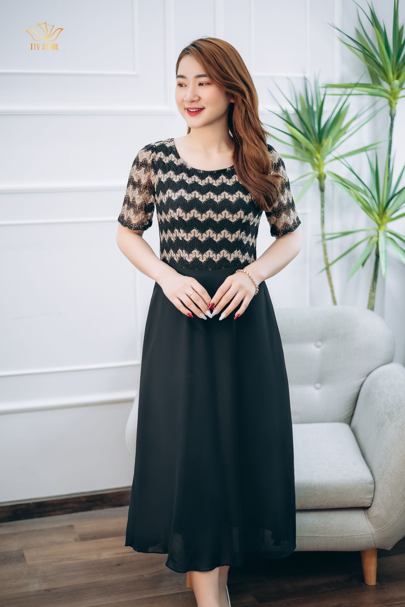 Đầm xòe - Cổ tròn tay ngắn - CT - Đen phối kem - TTV1341