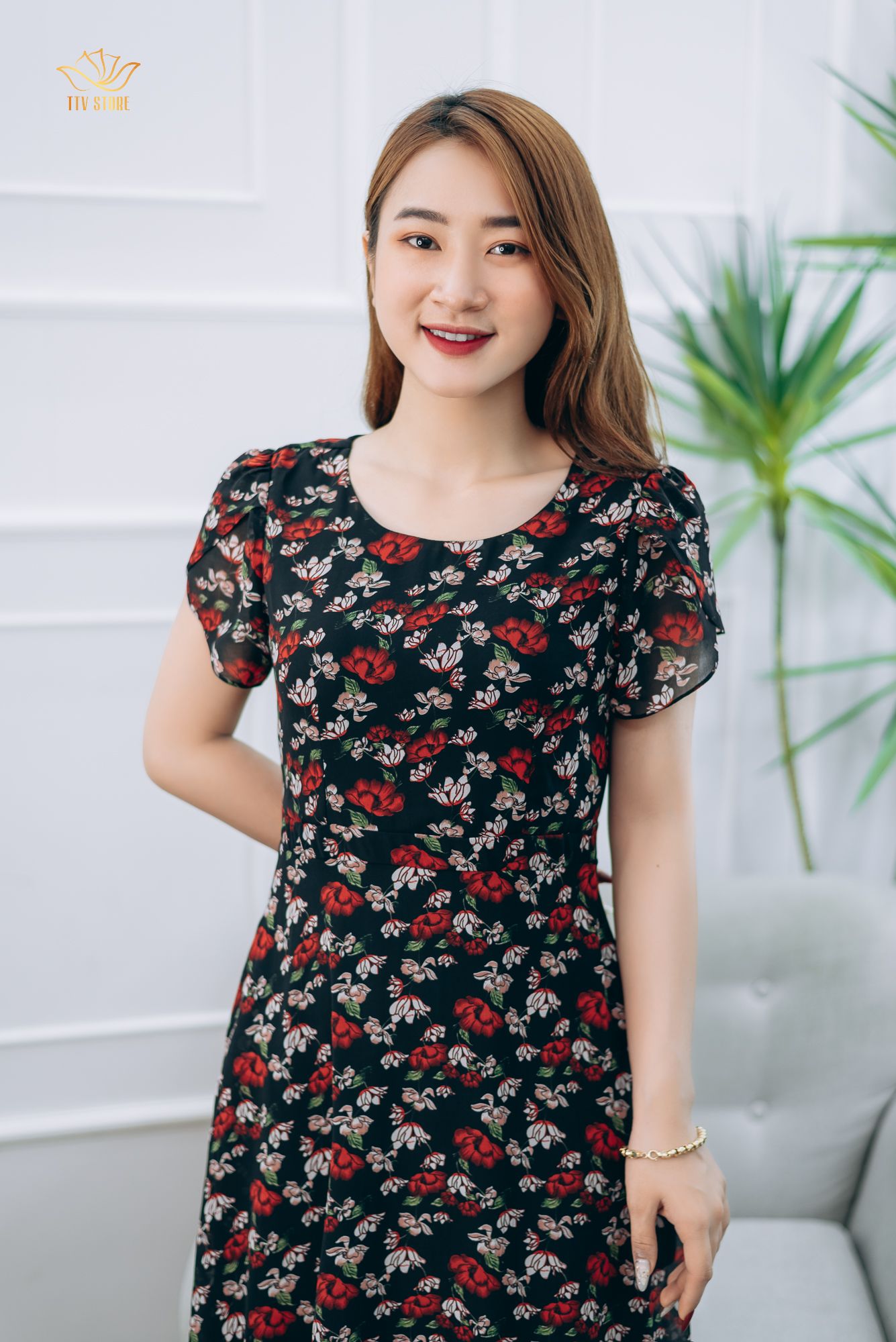 Đầm Form A - Cổ tròn tay búp - CT - Đen hoa - TTV1350